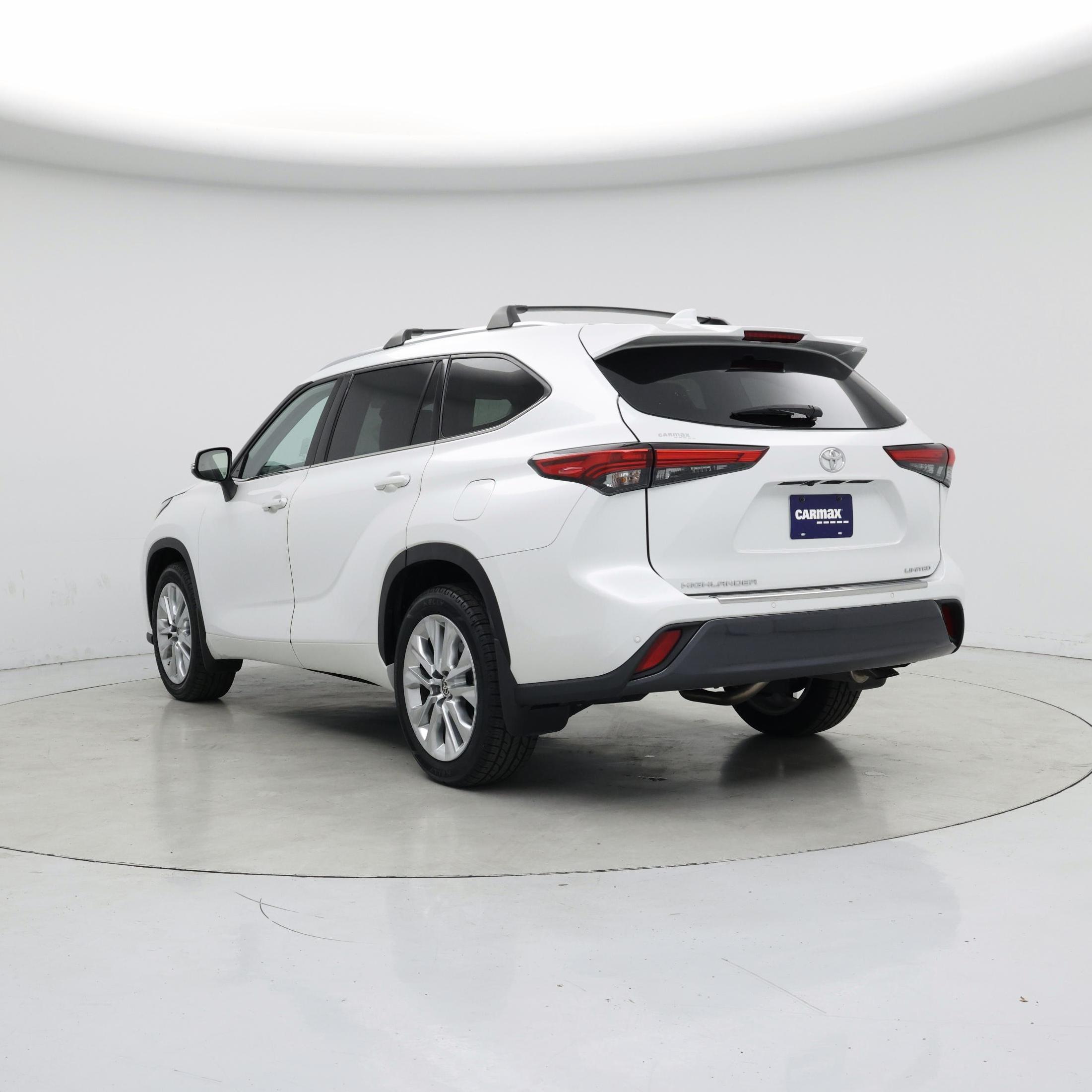 Thumbnail: 2023 Toyota Highlander - 2