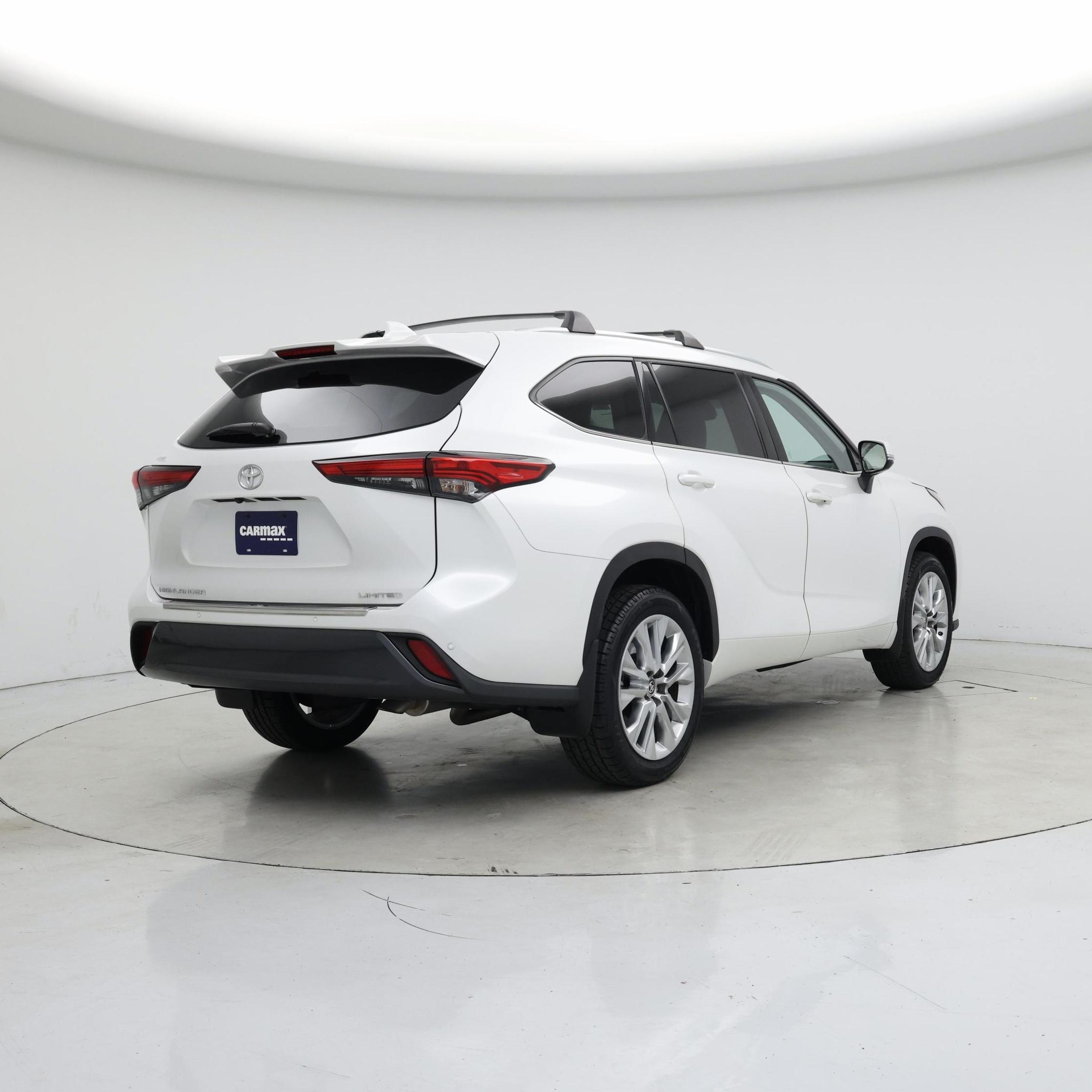 Thumbnail: 2023 Toyota Highlander - 8