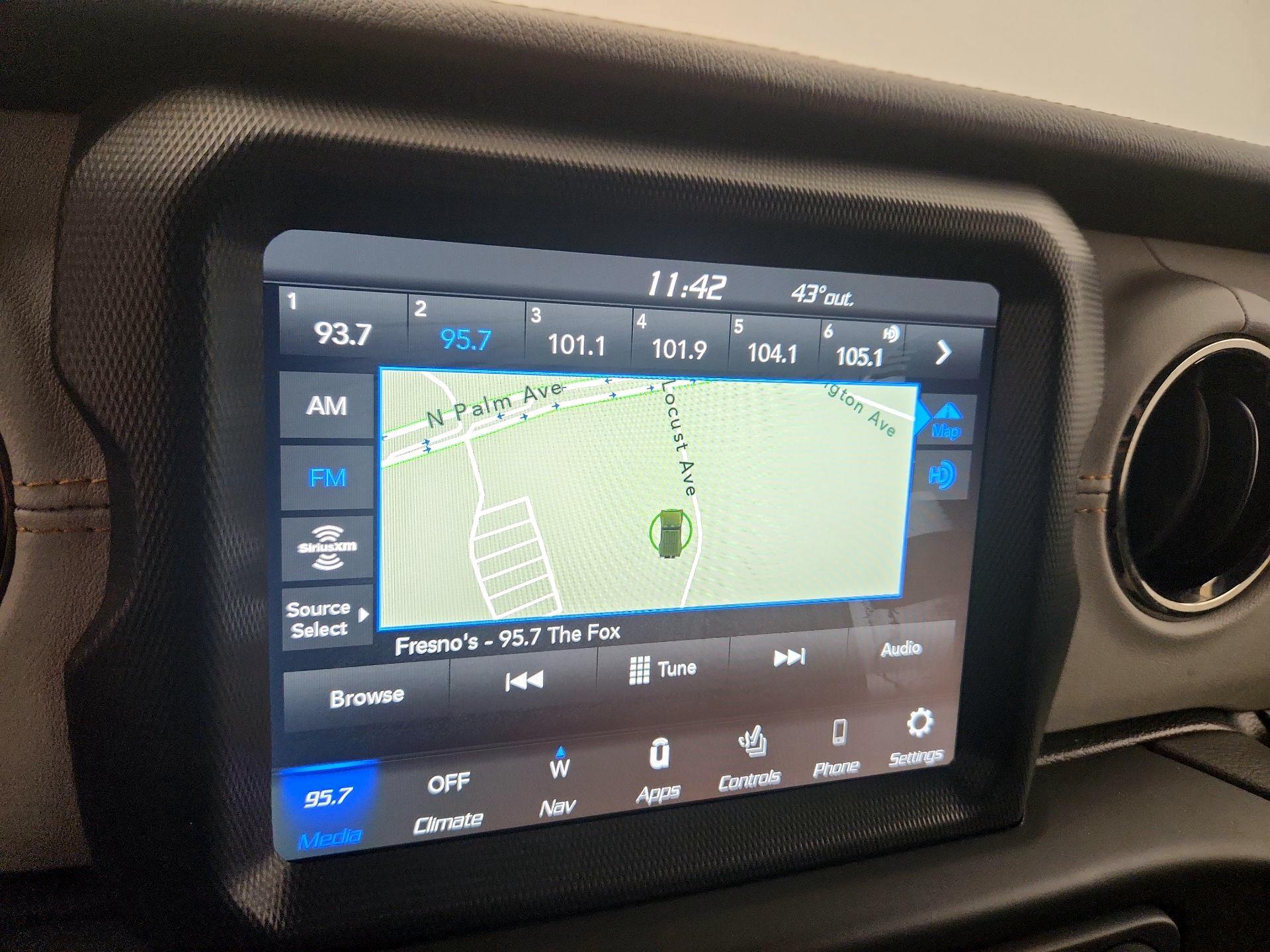 Thumbnail: 2022 Jeep Wrangler - 14