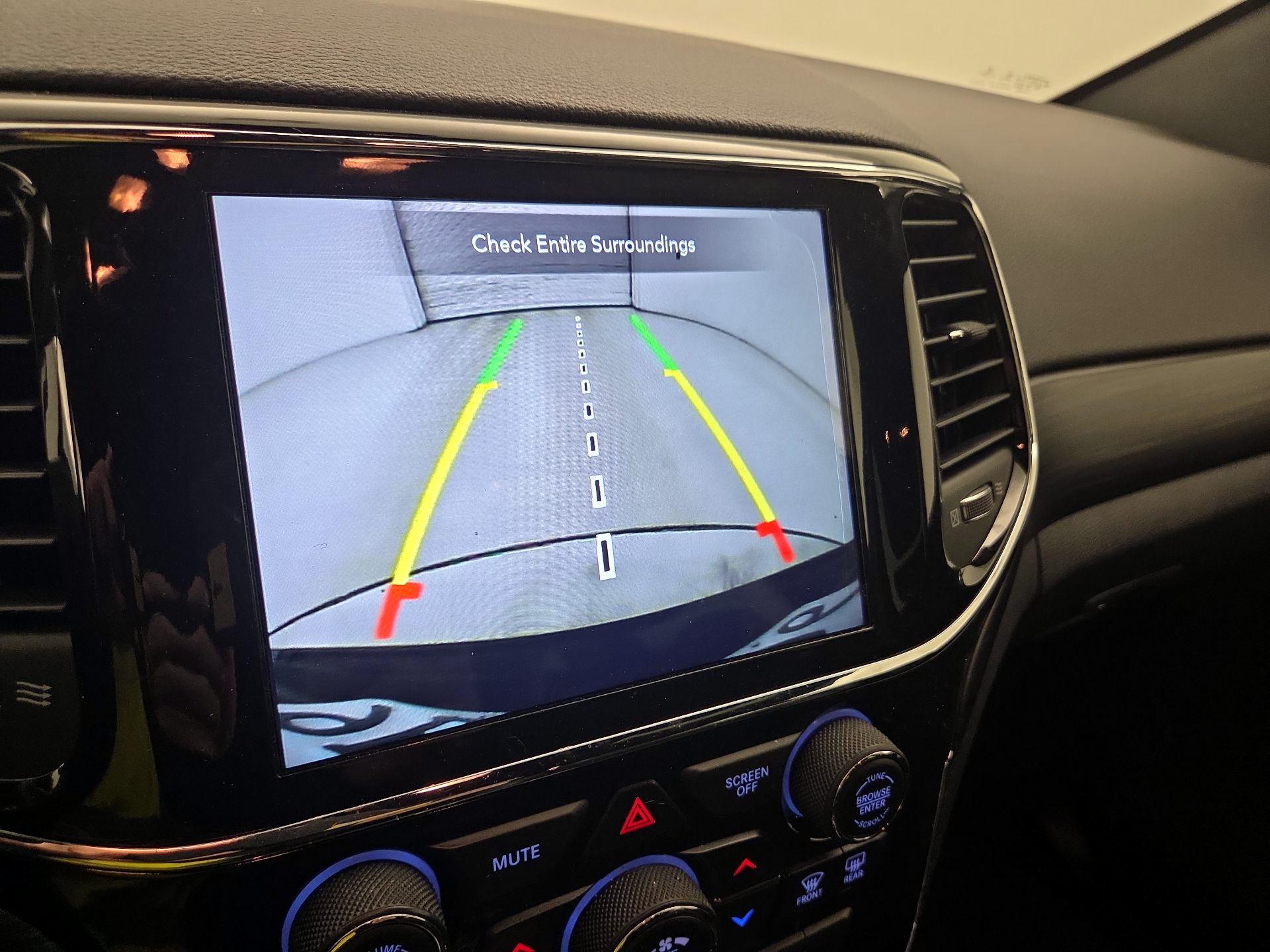 Thumbnail: 2022 Jeep Grand Cherokee - 15