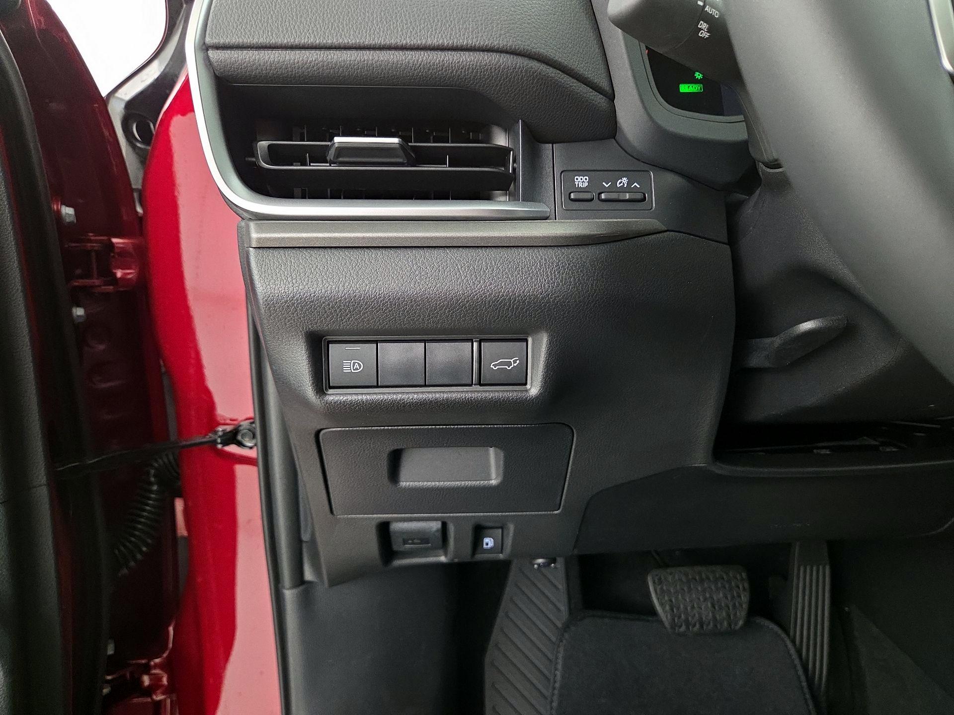 Thumbnail: 2025 Toyota Highlander - 13