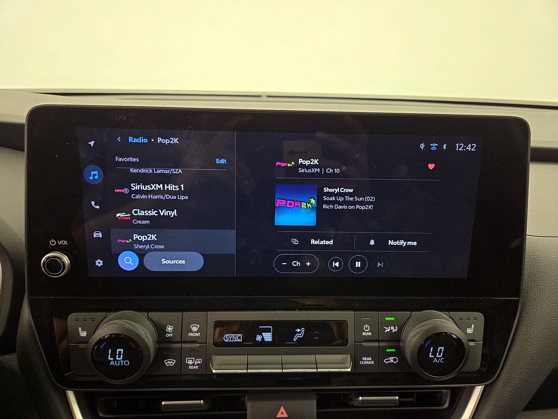 Thumbnail: 2025 Toyota Highlander - 16