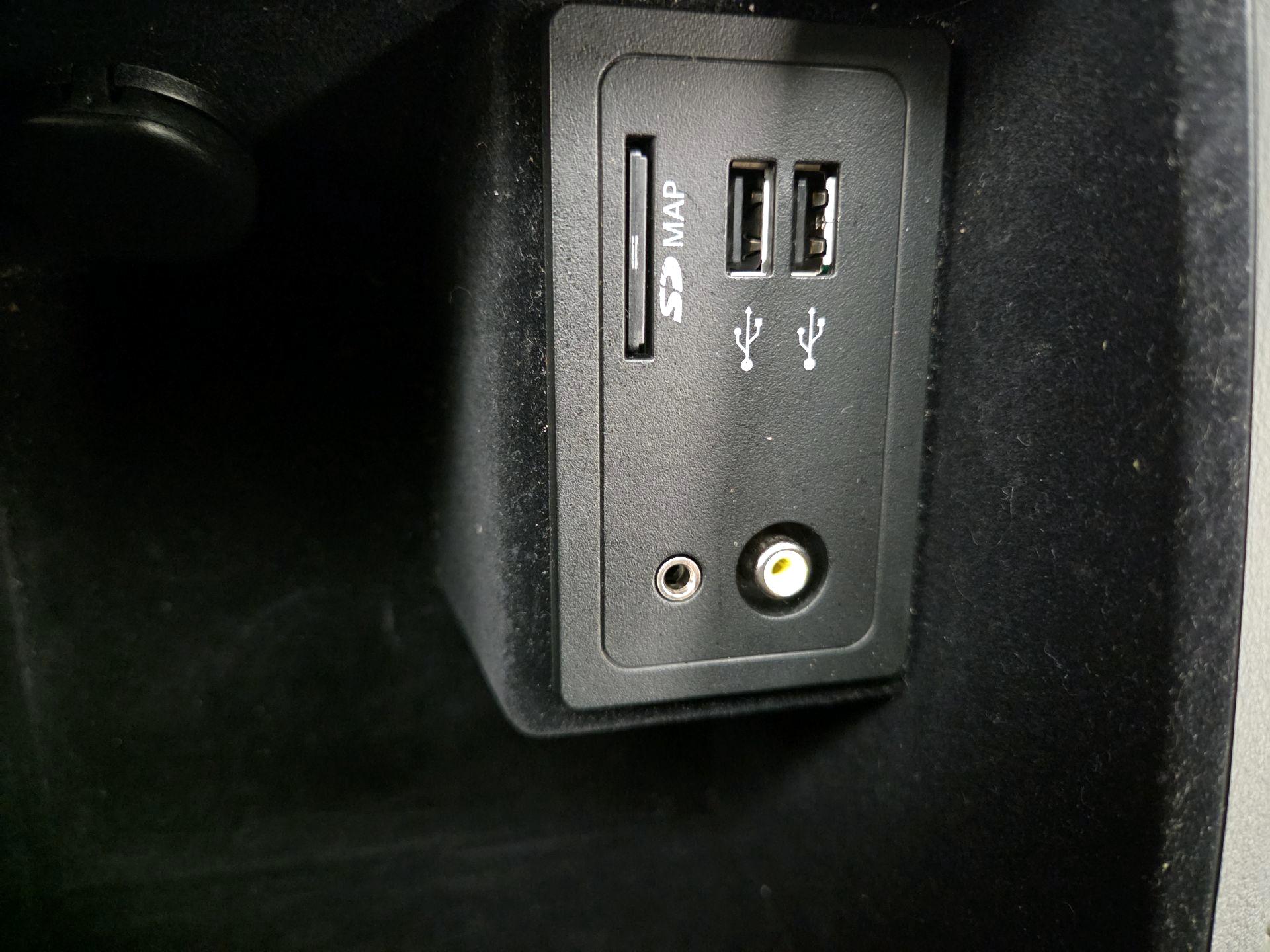 Thumbnail: 2017 INFINITI Q60 - 19