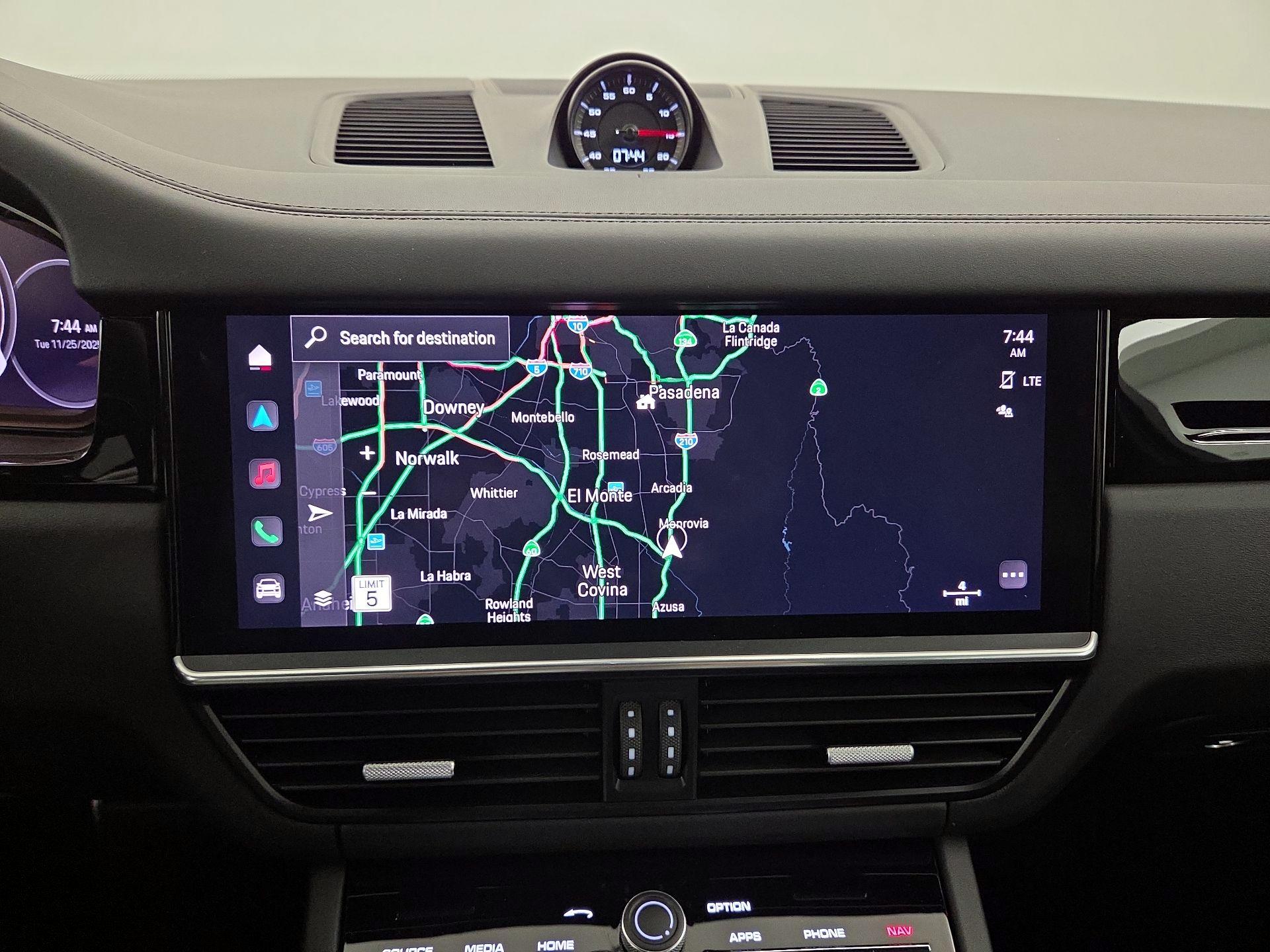 Thumbnail: 2023 Porsche Cayenne - 14