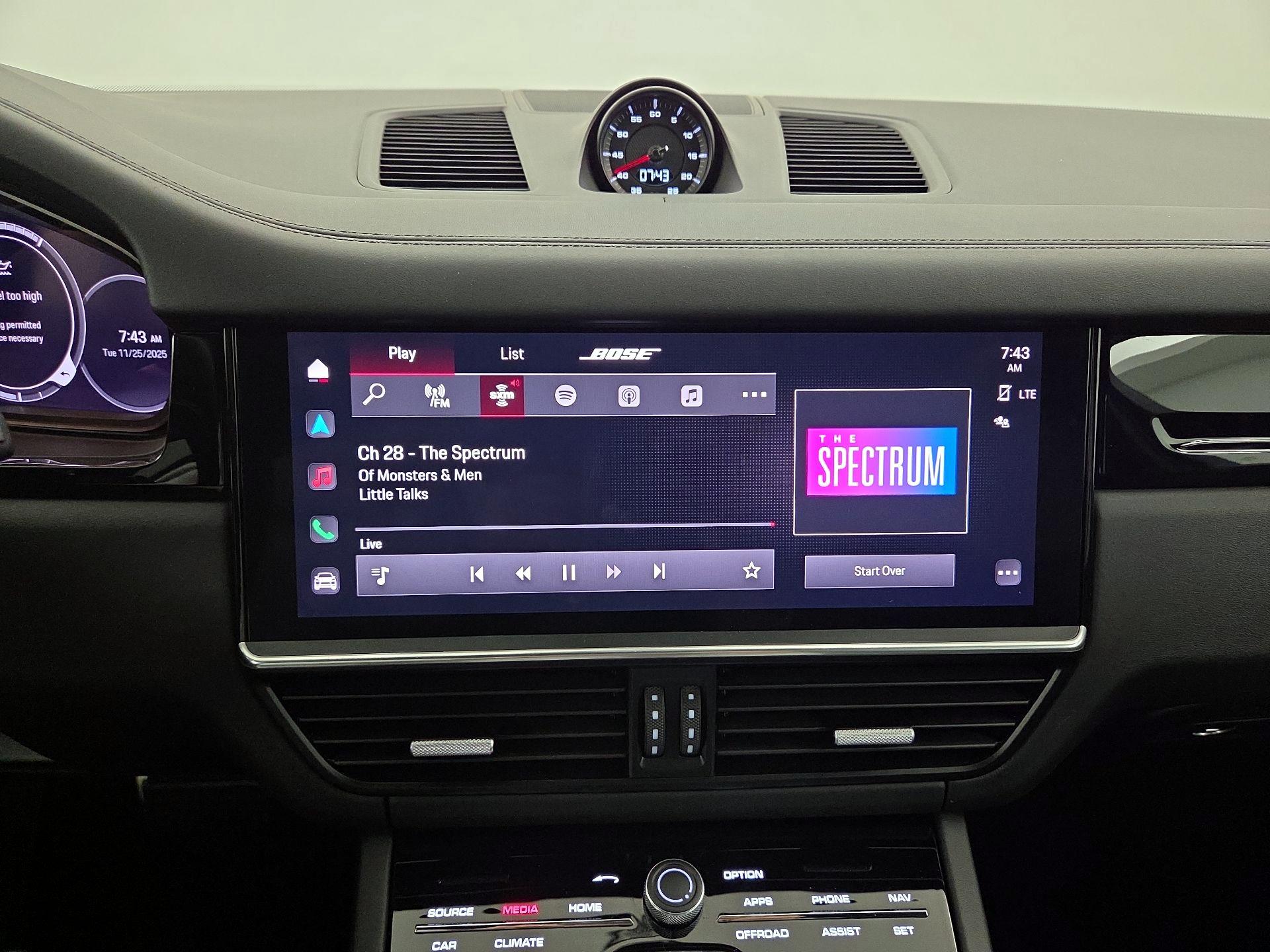 Thumbnail: 2023 Porsche Cayenne - 16