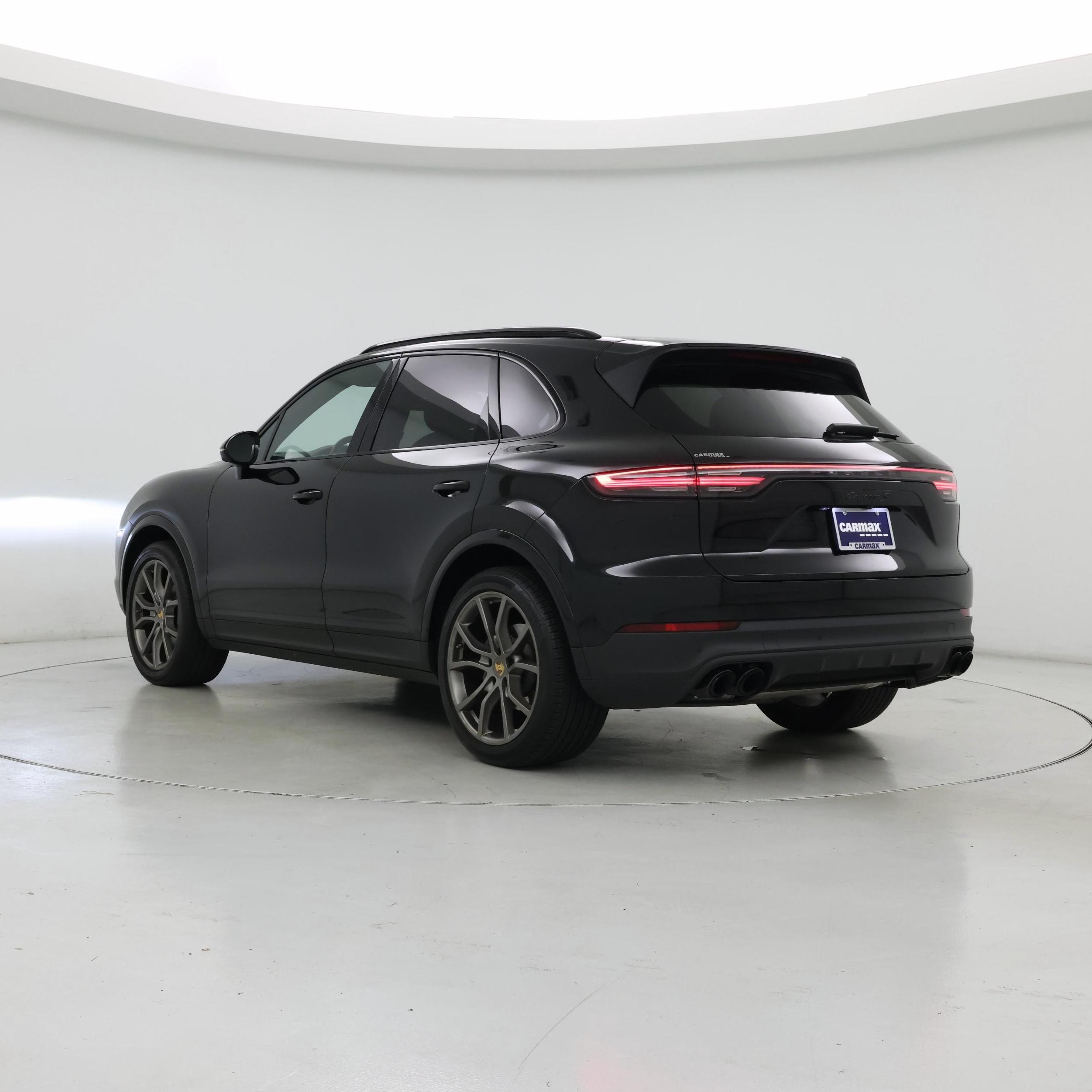 Thumbnail: 2023 Porsche Cayenne - 2