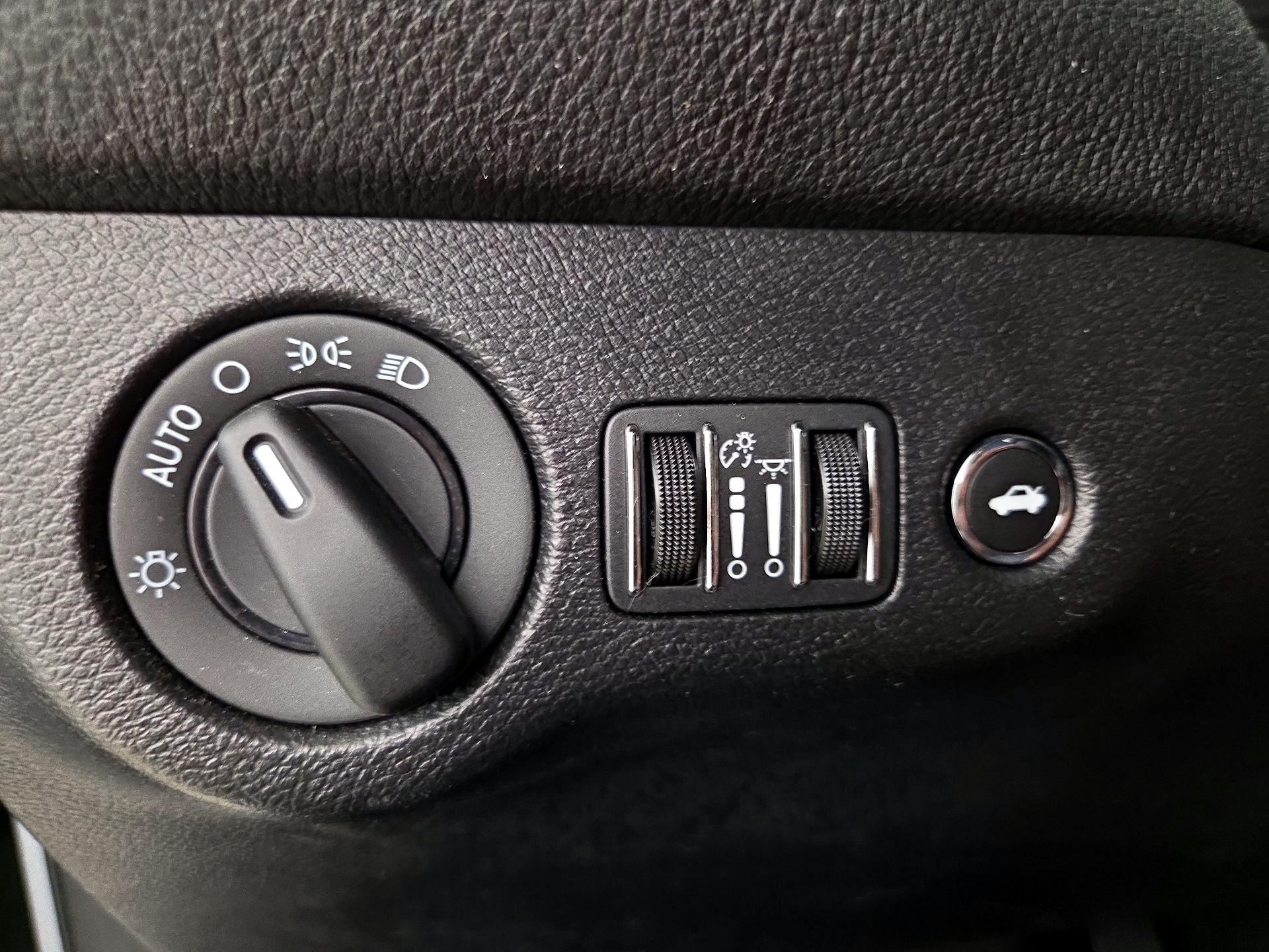 Thumbnail: 2020 Dodge Challenger - 13