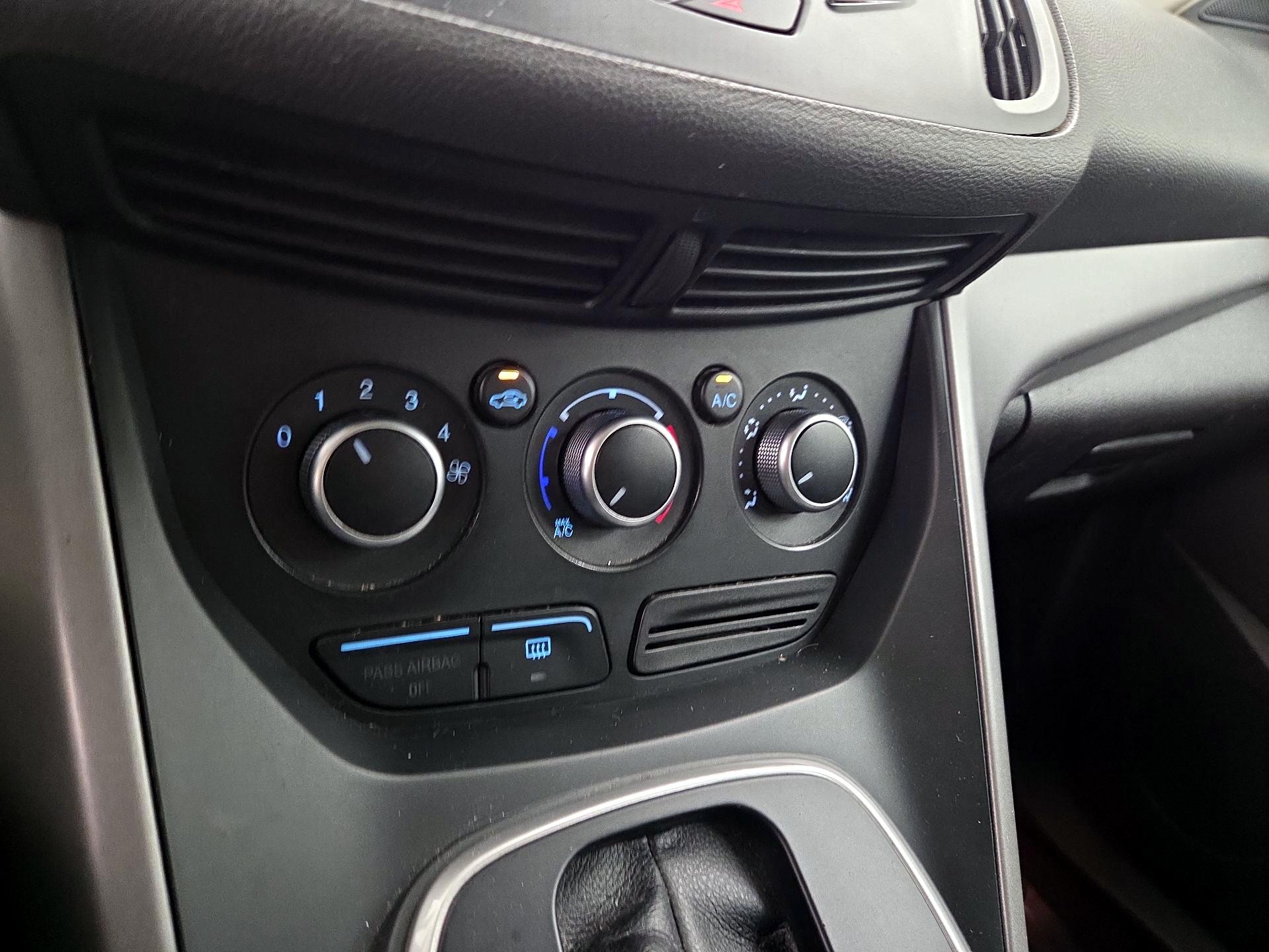 Thumbnail: 2014 Ford Escape - 16