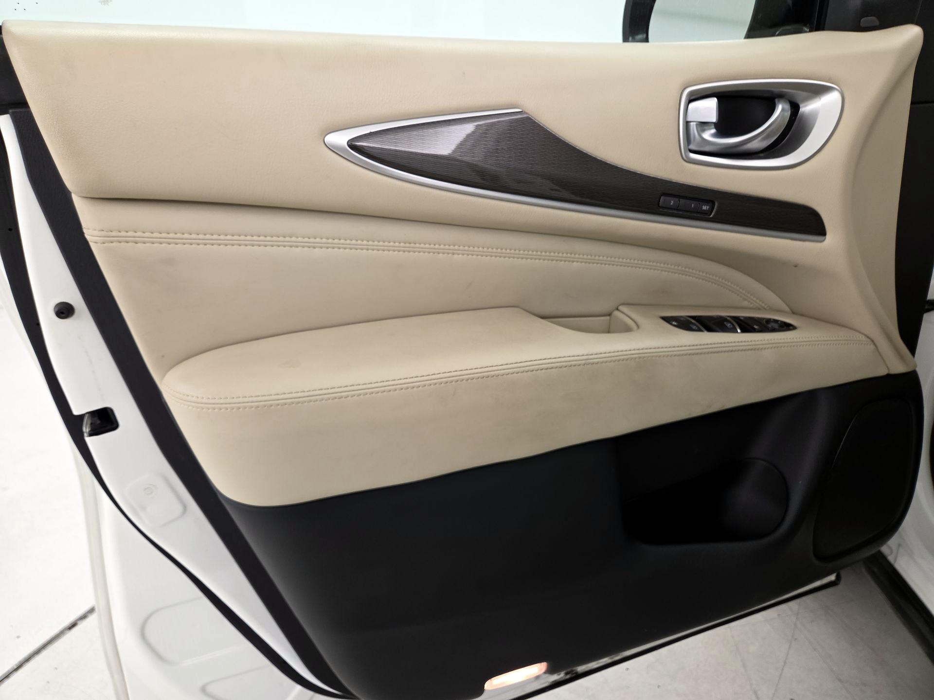 Thumbnail: 2019 INFINITI QX60 - 12