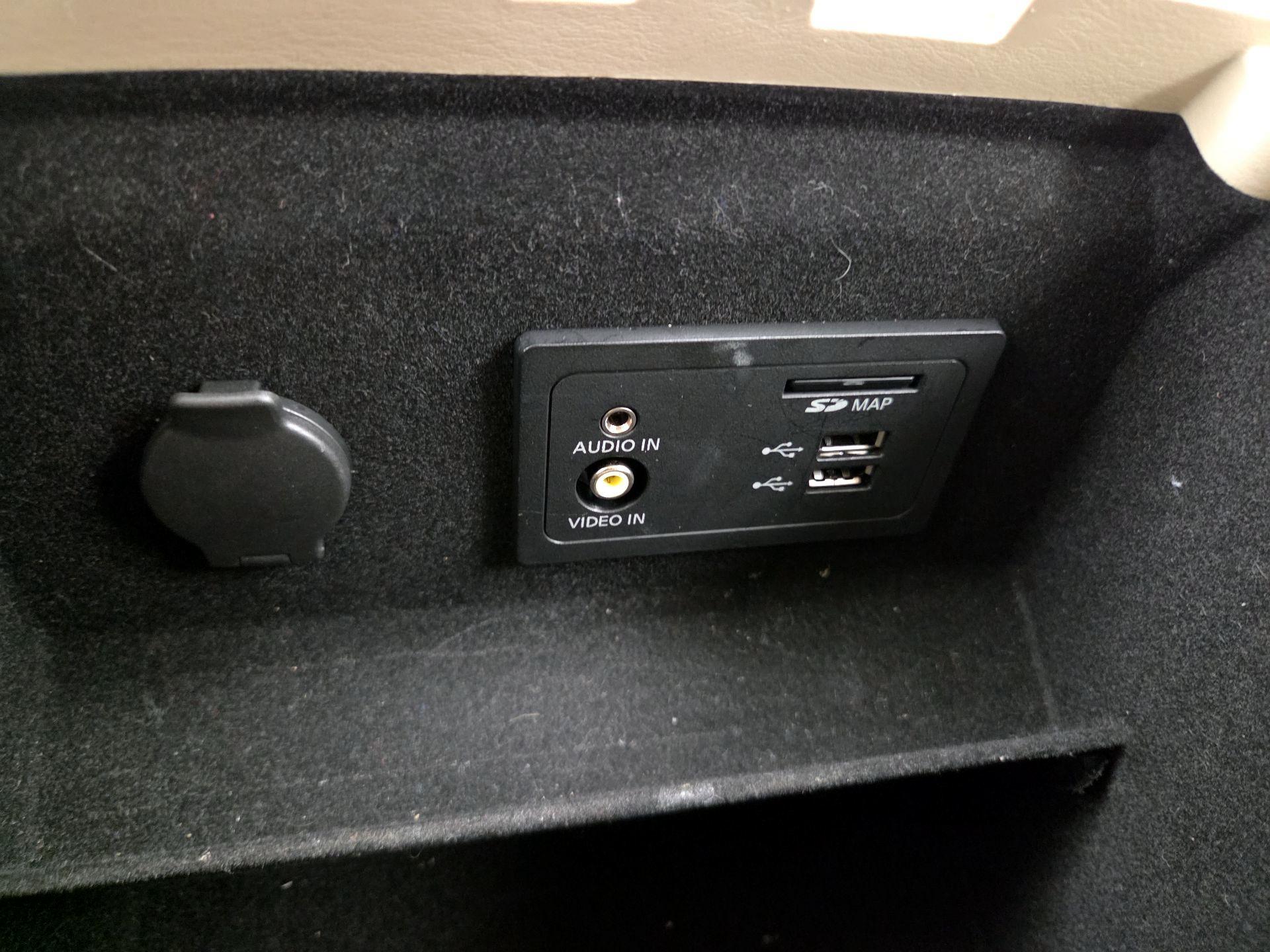 Thumbnail: 2019 INFINITI QX60 - 19