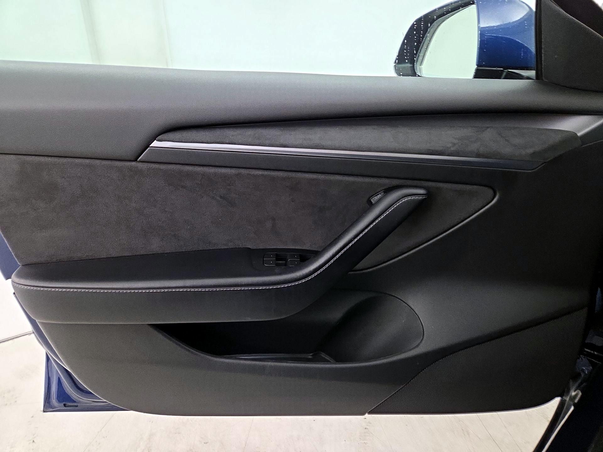 Thumbnail: 2022 Tesla Model 3 - 12