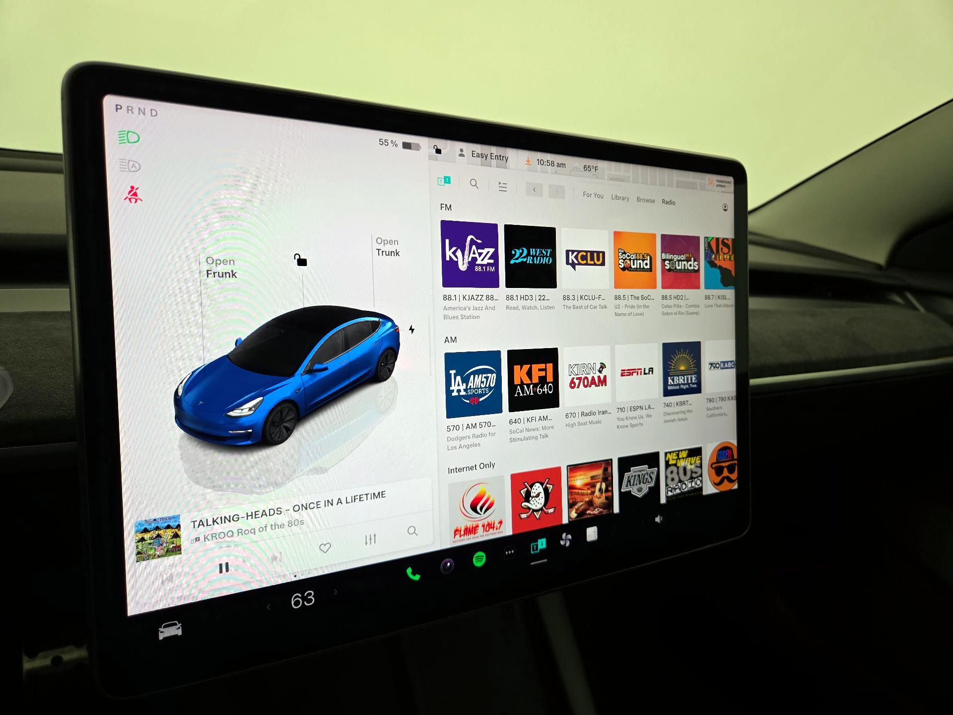 Thumbnail: 2022 Tesla Model 3 - 15