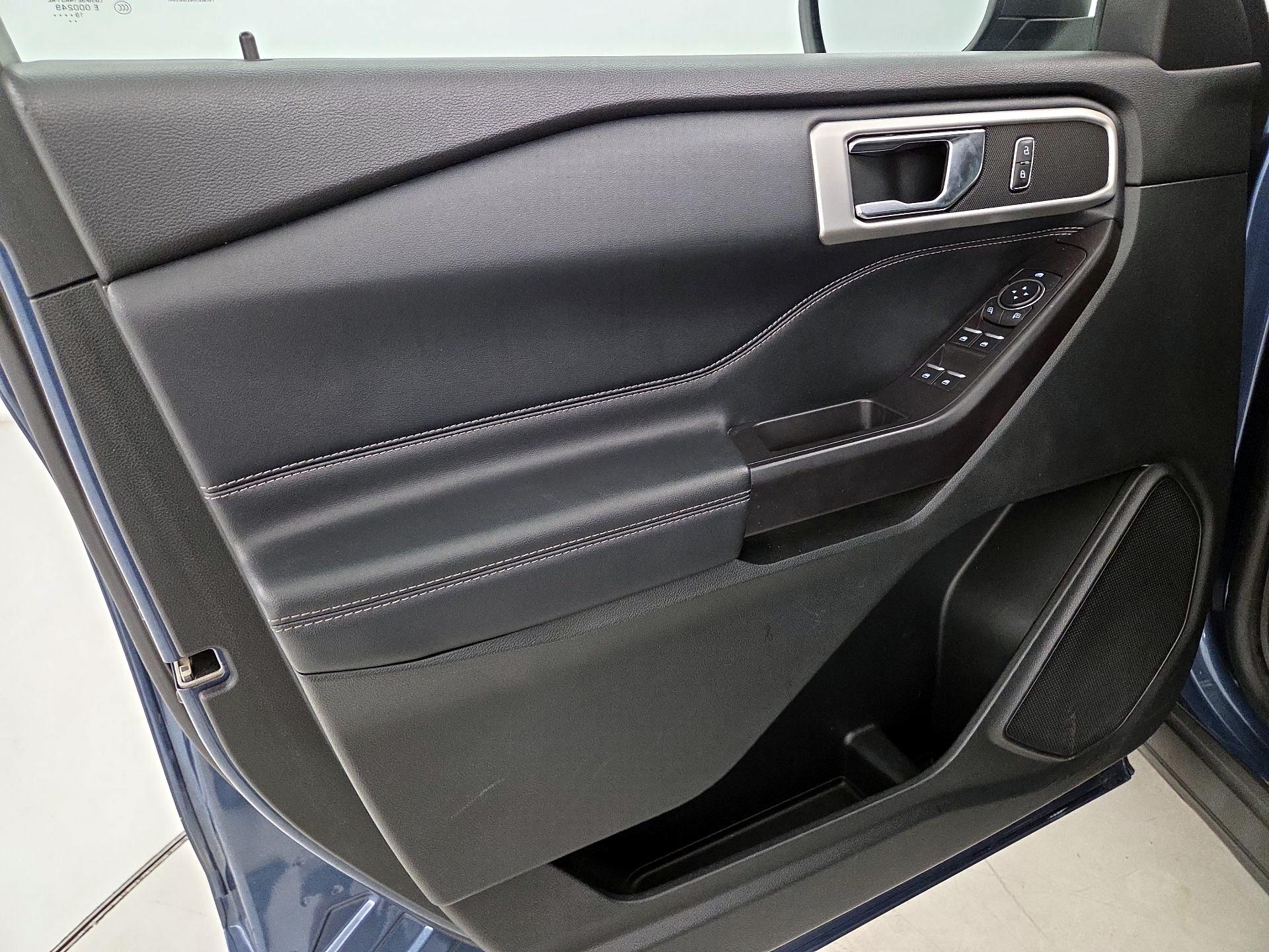 Thumbnail: 2020 Ford Explorer - 12