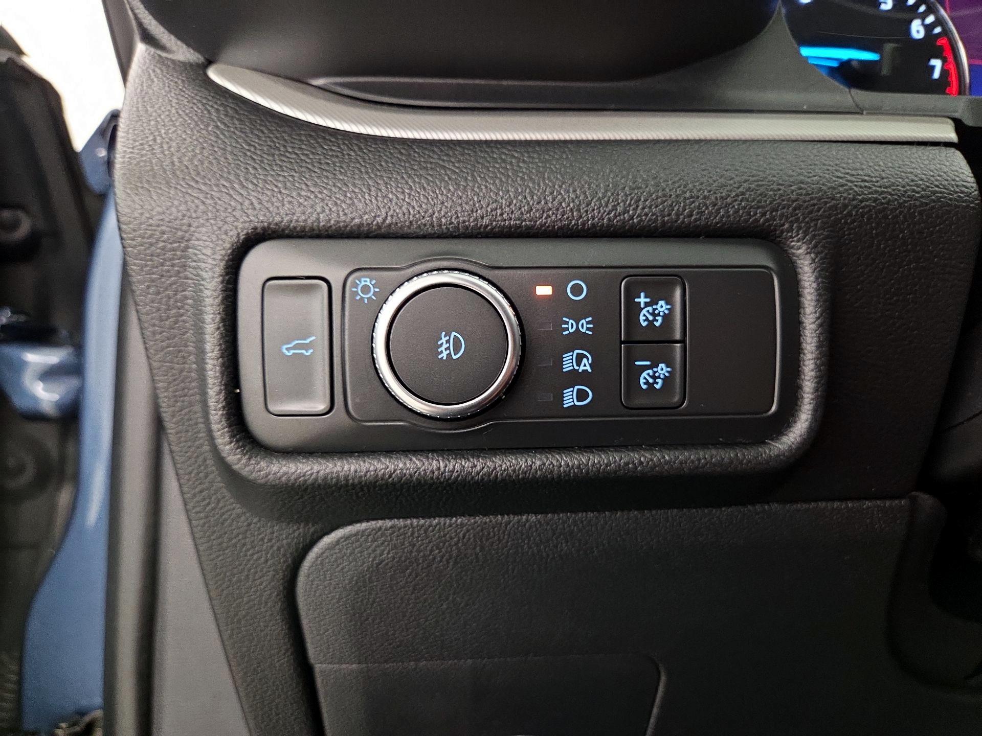 Thumbnail: 2020 Ford Explorer - 13