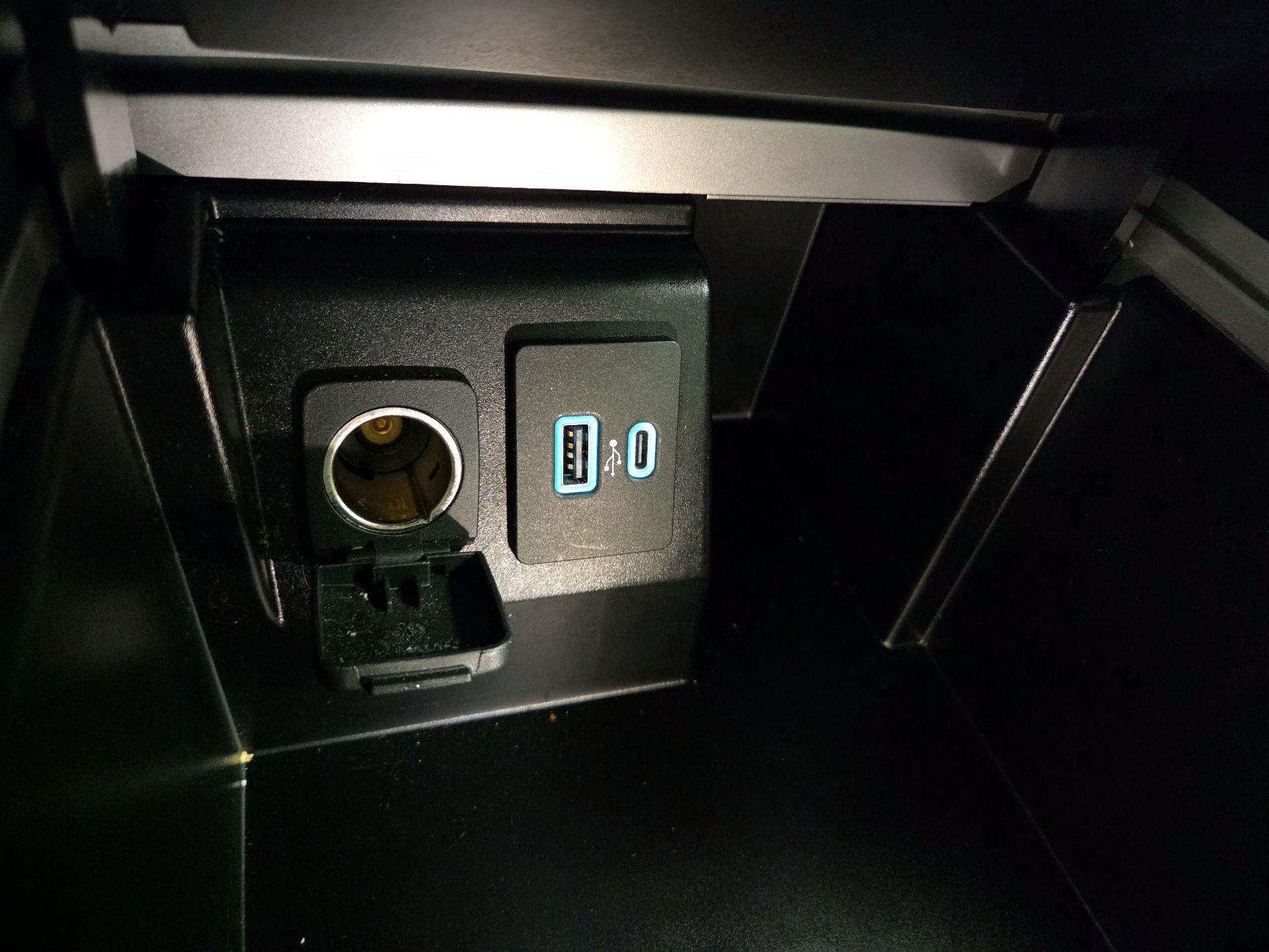 Thumbnail: 2020 Ford Explorer - 18