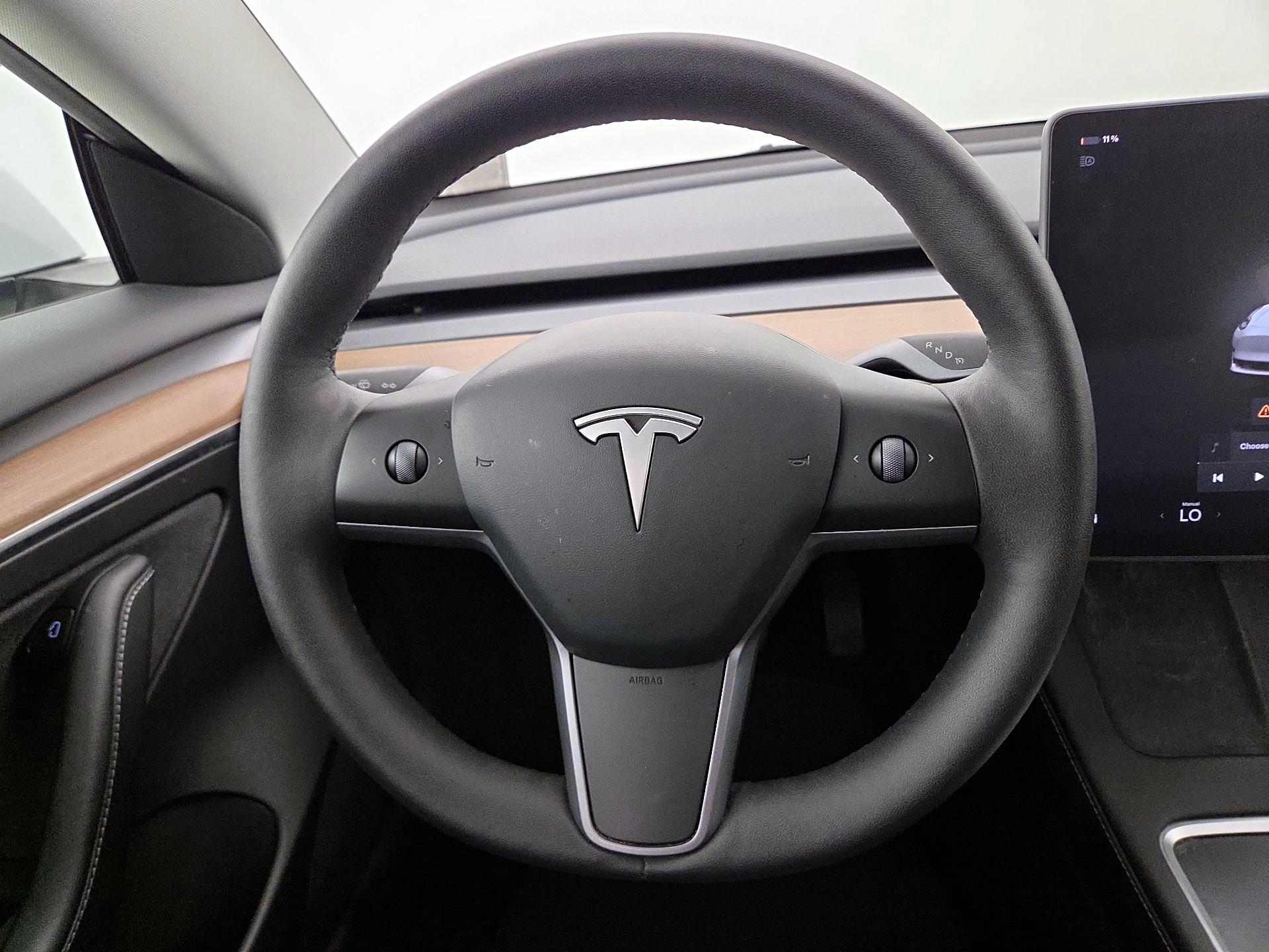 Thumbnail: 2023 Tesla Model 3 - 10