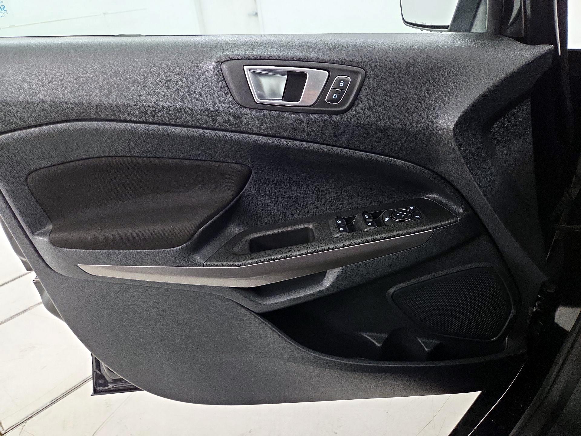 Thumbnail: 2018 Ford EcoSport - 12