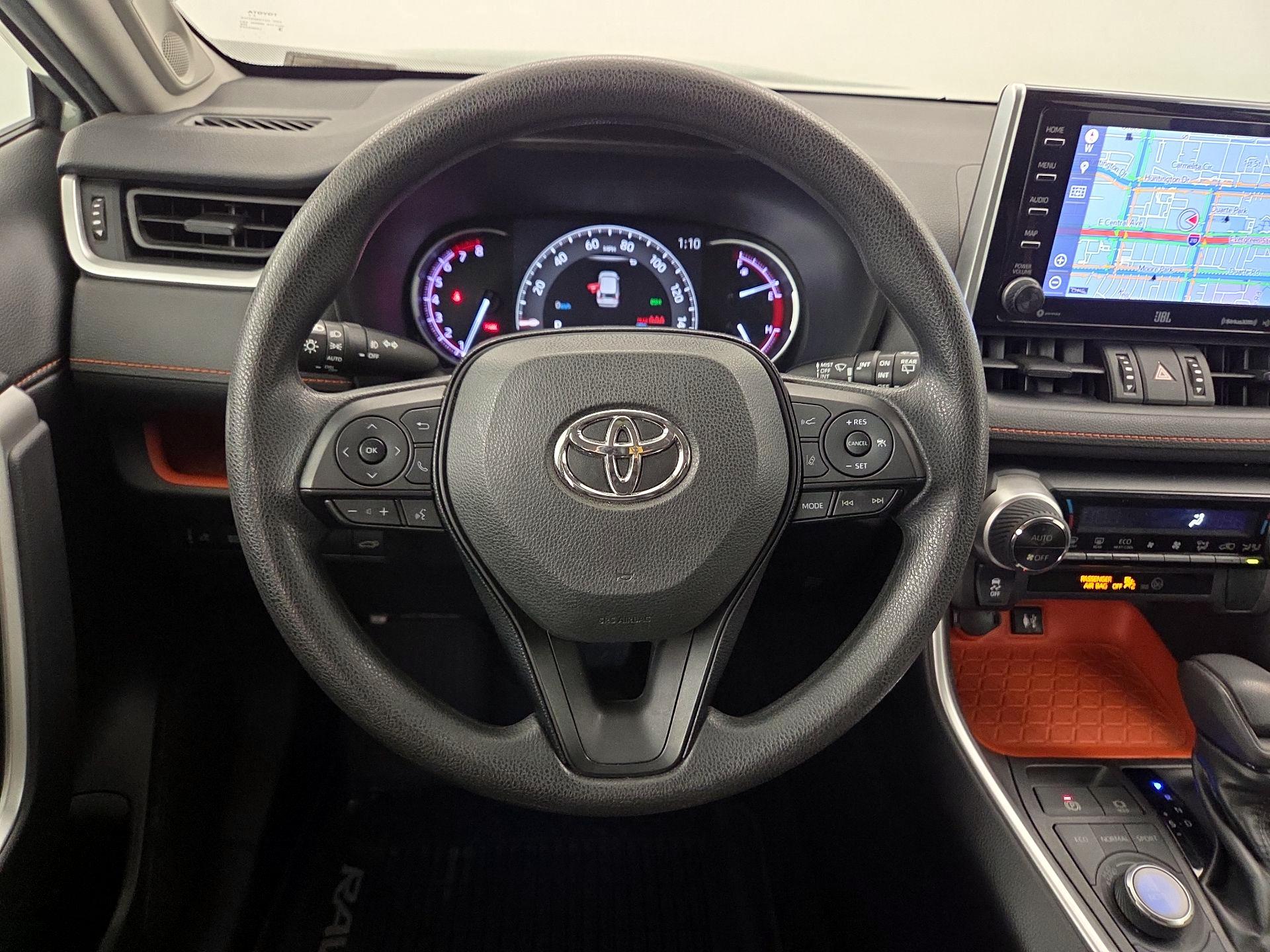 Thumbnail: 2019 Toyota RAV4 - 10