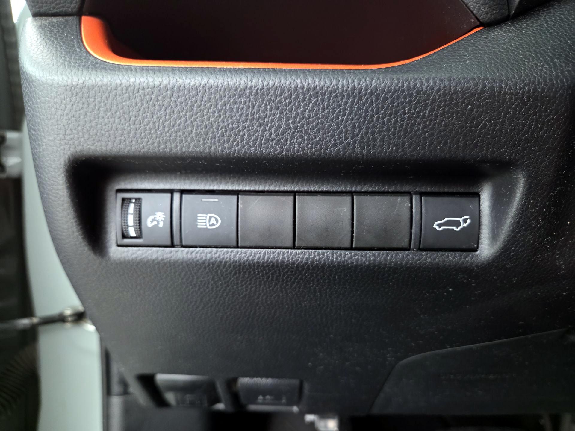 Thumbnail: 2019 Toyota RAV4 - 13