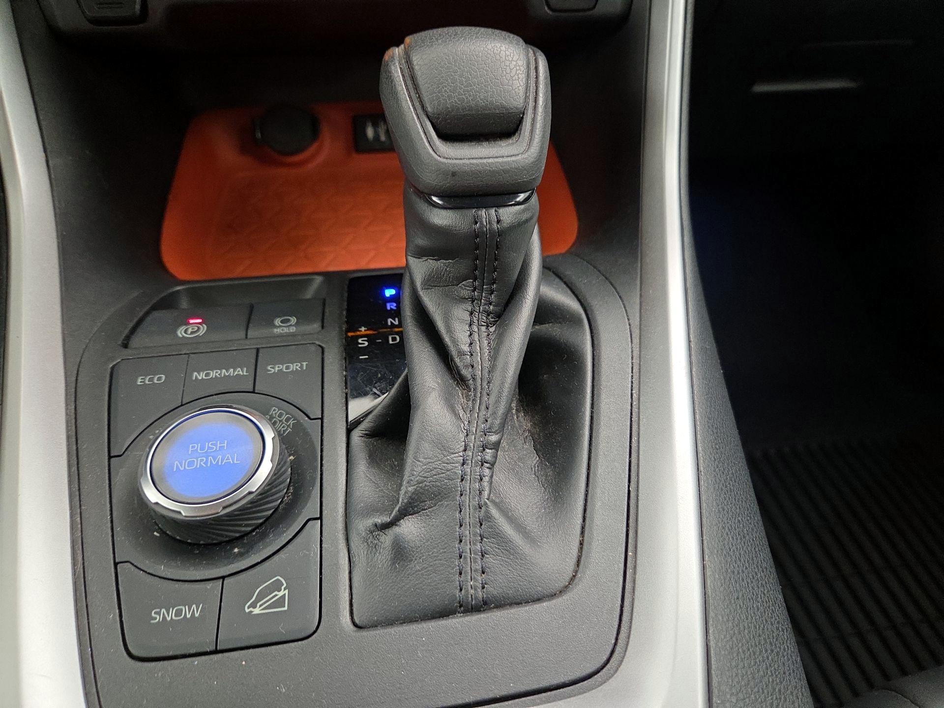 Thumbnail: 2019 Toyota RAV4 - 18