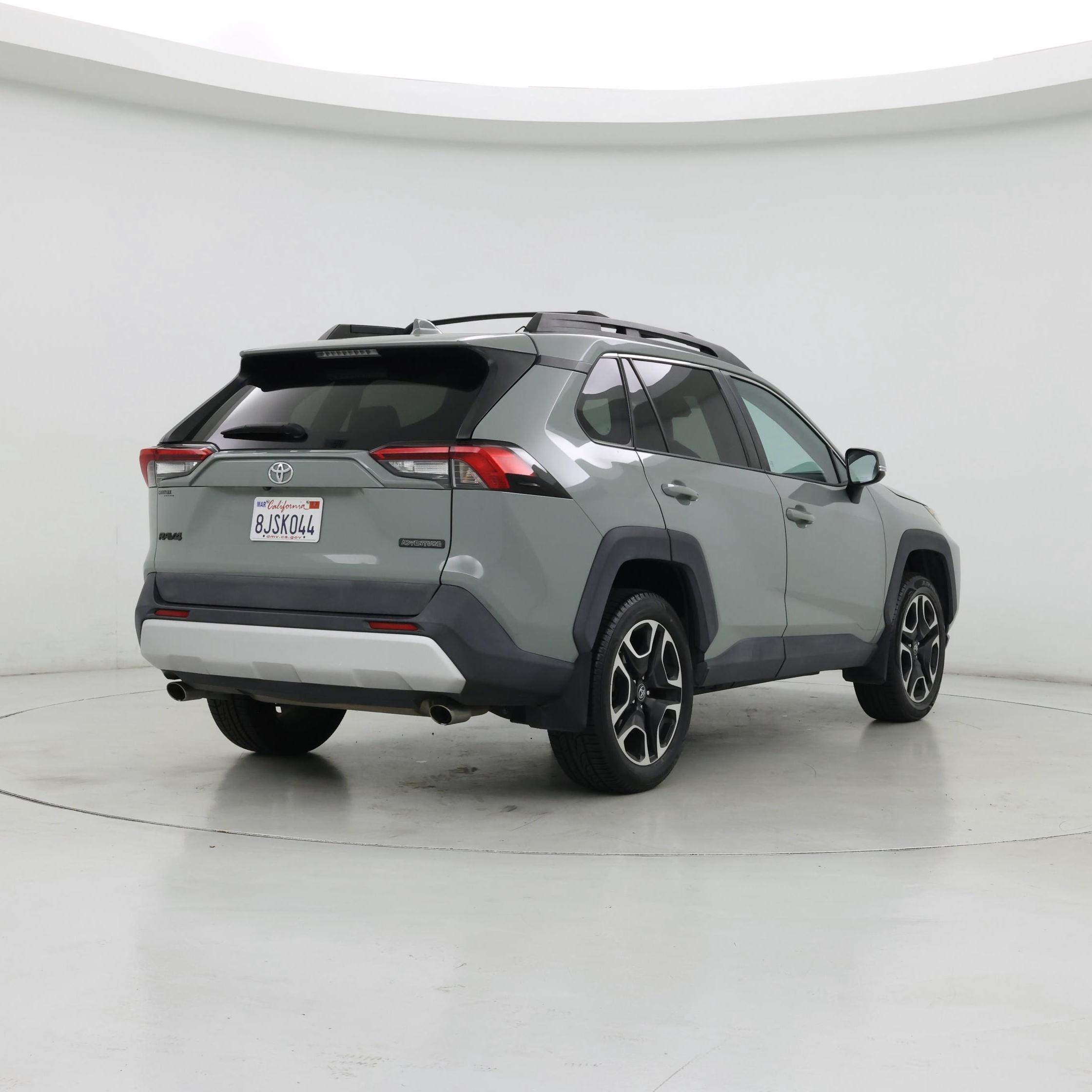 Thumbnail: 2019 Toyota RAV4 - 8