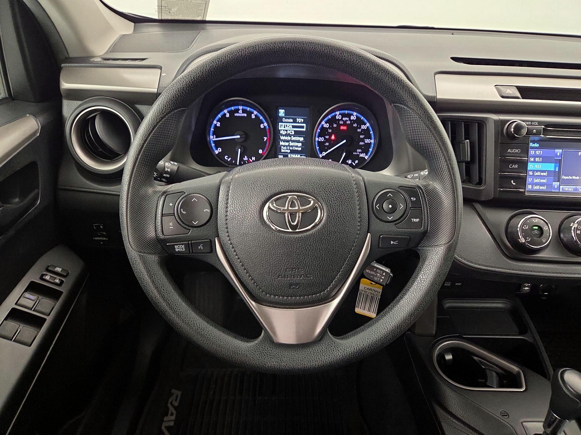 Thumbnail: 2017 Toyota RAV4 - 10