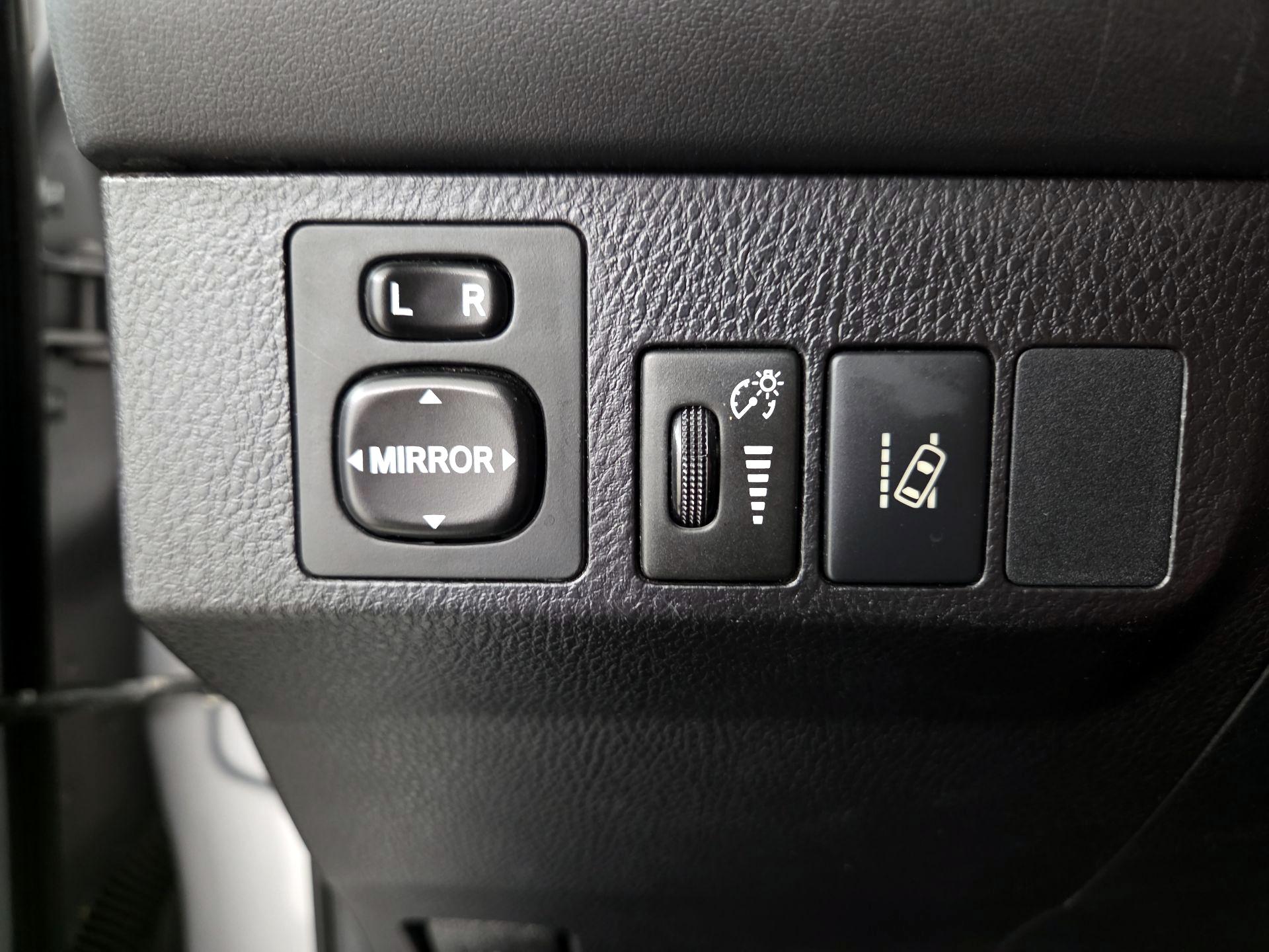 Thumbnail: 2017 Toyota RAV4 - 13