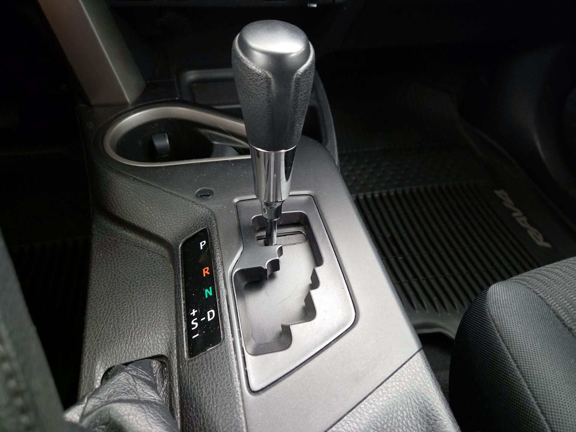 Thumbnail: 2017 Toyota RAV4 - 17