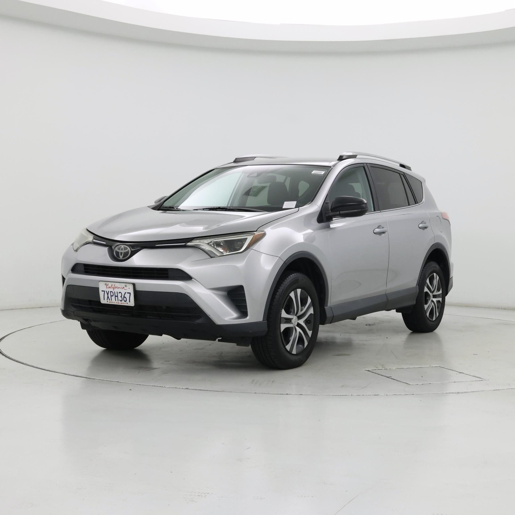 Thumbnail: 2017 Toyota RAV4 - 4