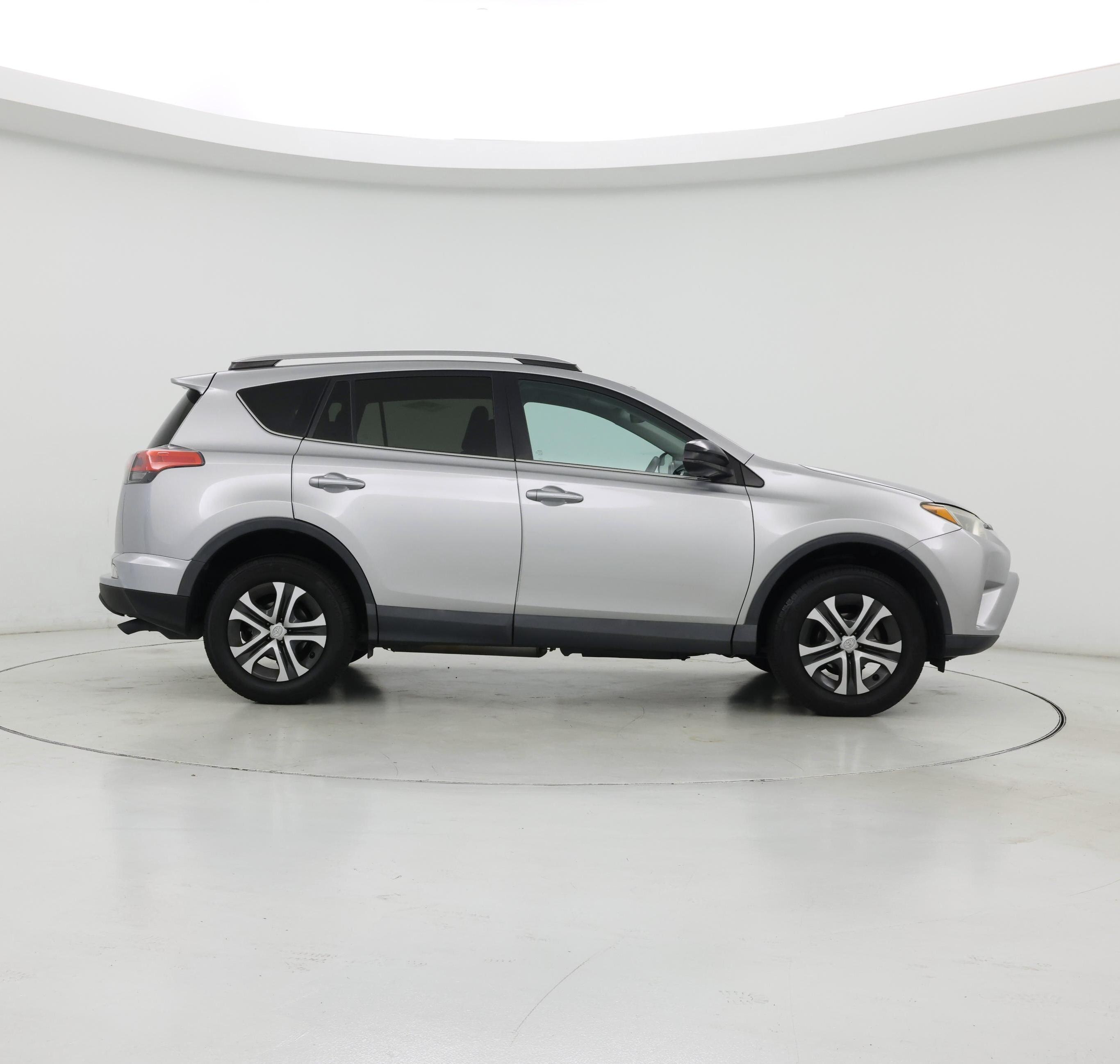 Thumbnail: 2017 Toyota RAV4 - 7