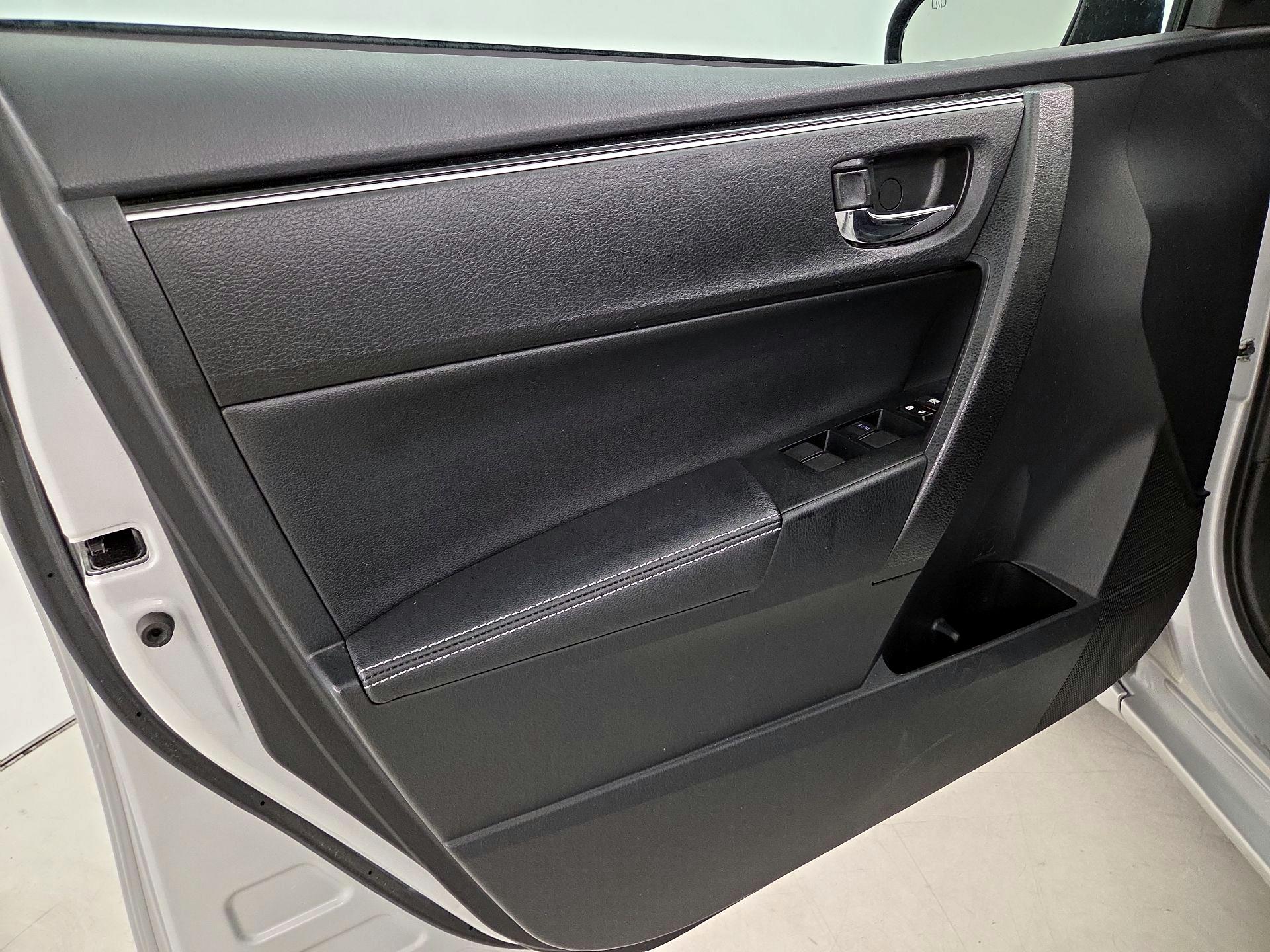 Thumbnail: 2018 Toyota Corolla - 12