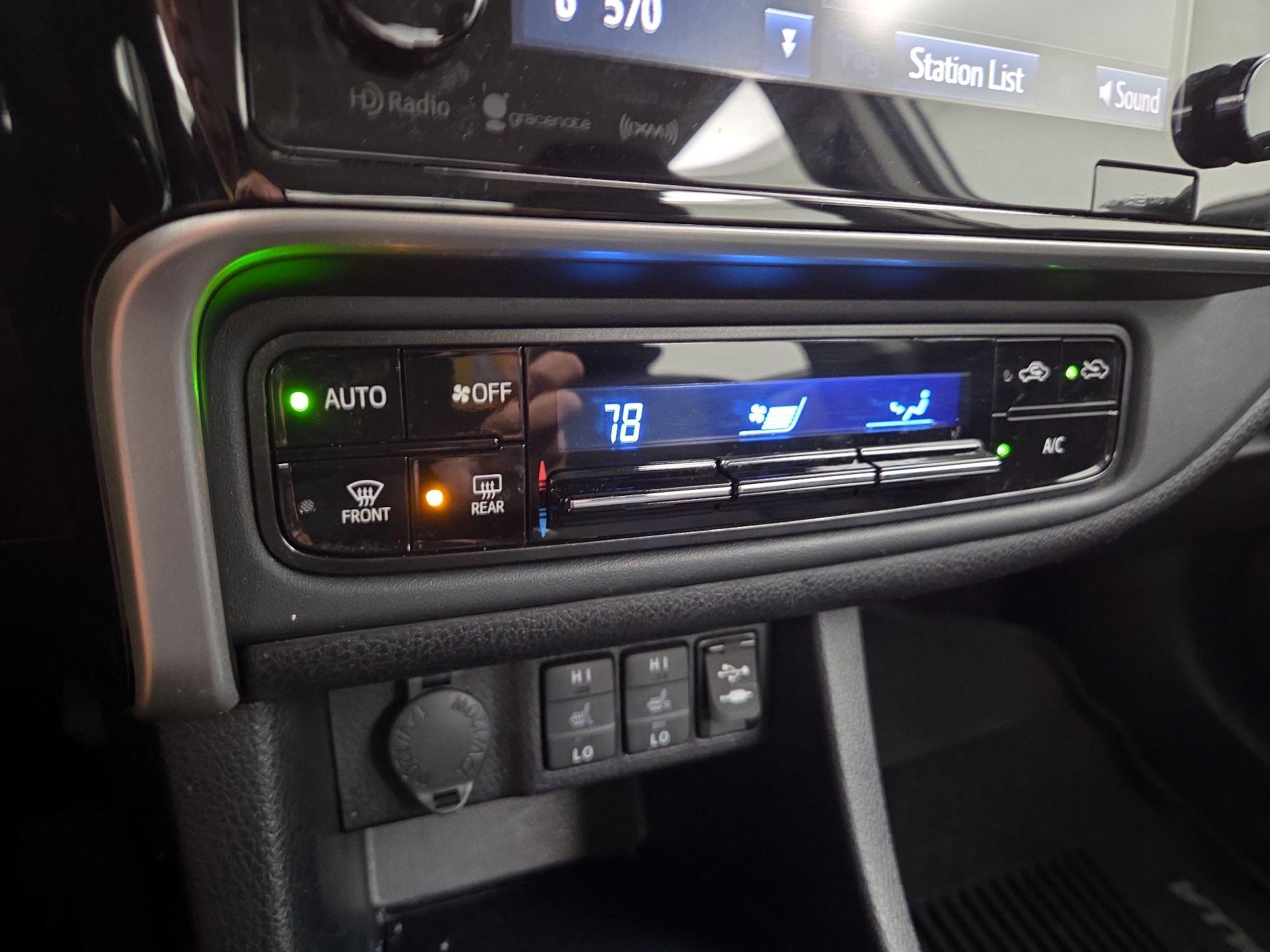 Thumbnail: 2018 Toyota Corolla - 17