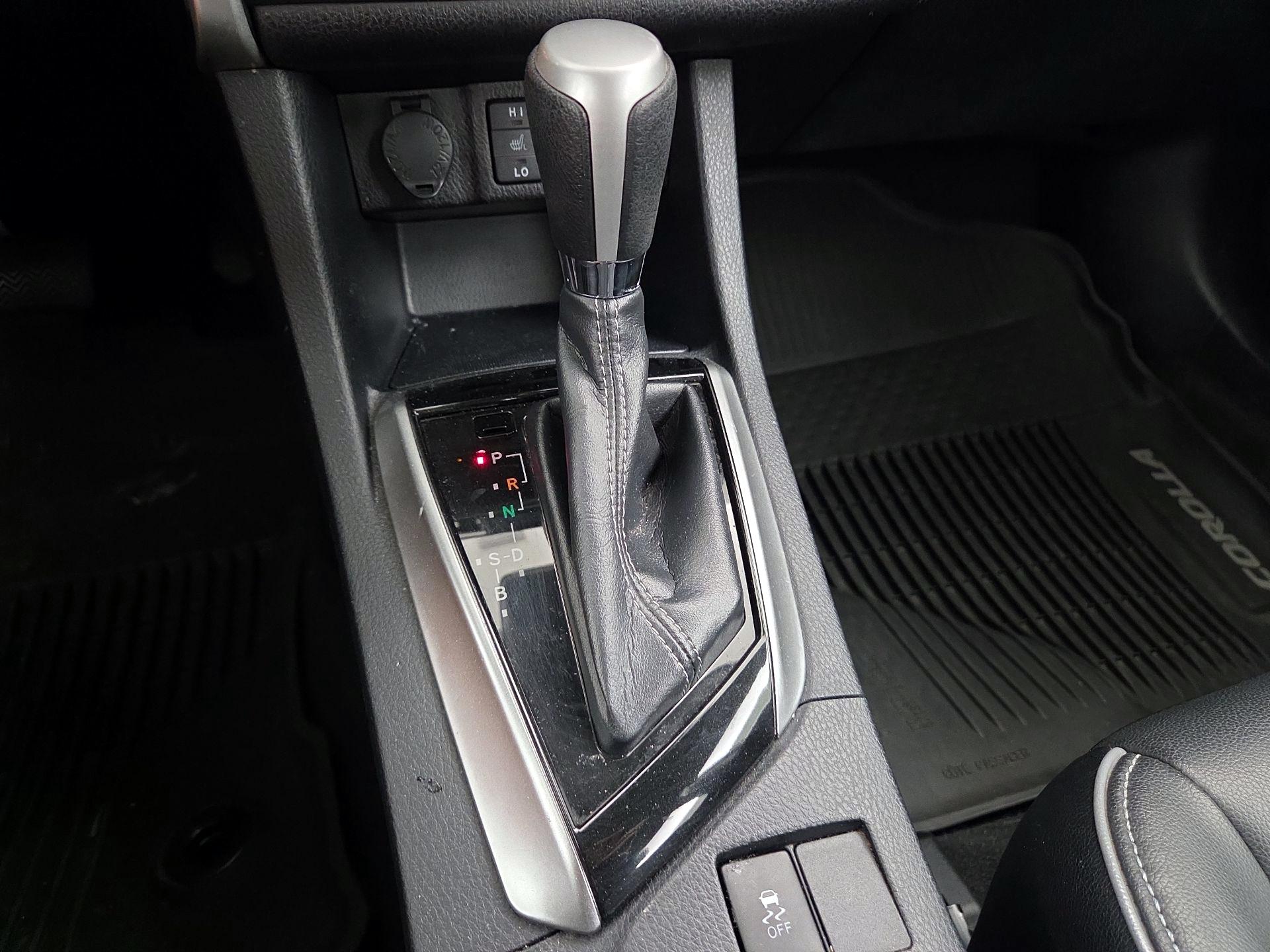 Thumbnail: 2018 Toyota Corolla - 18