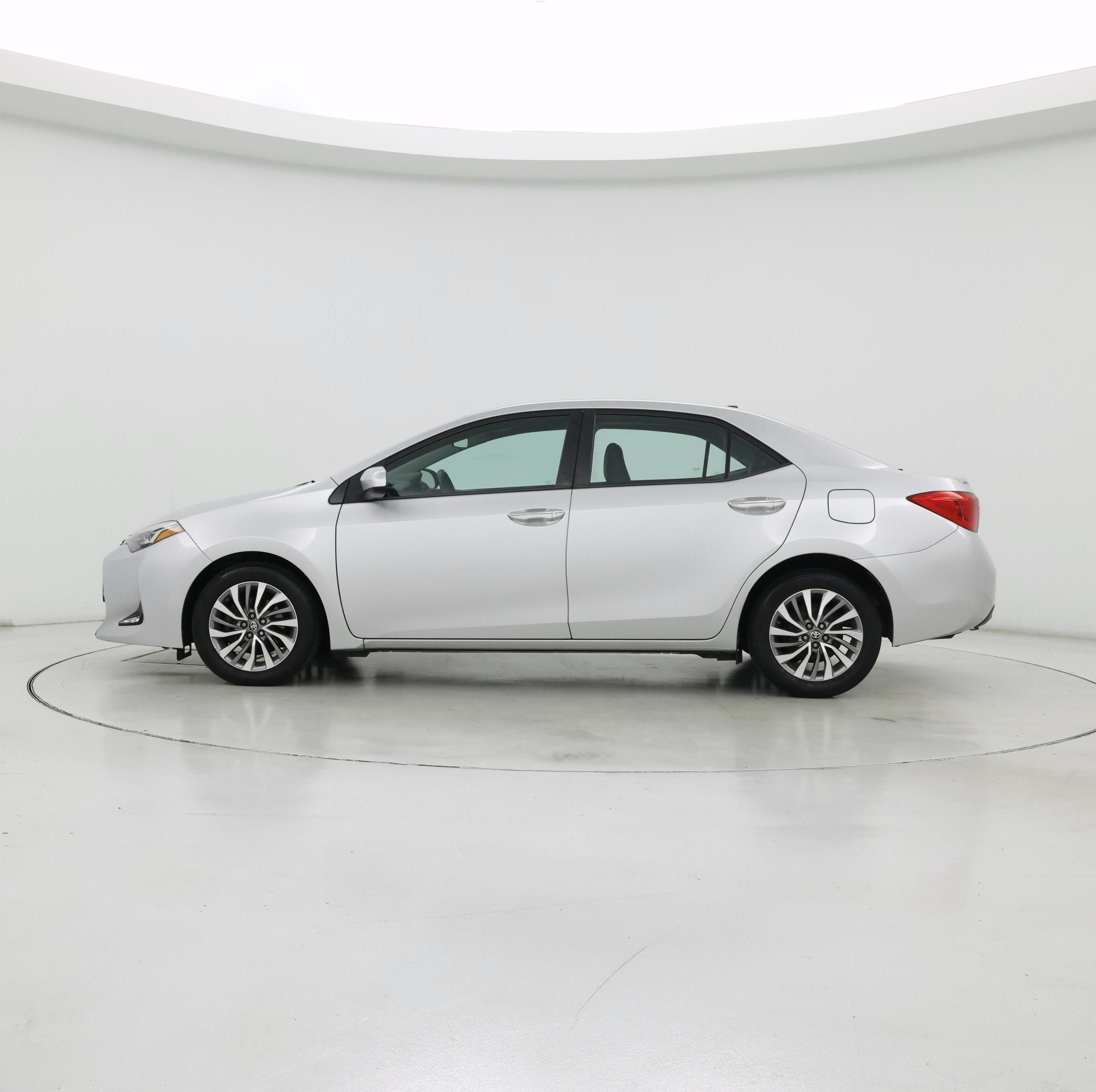 Thumbnail: 2018 Toyota Corolla - 3