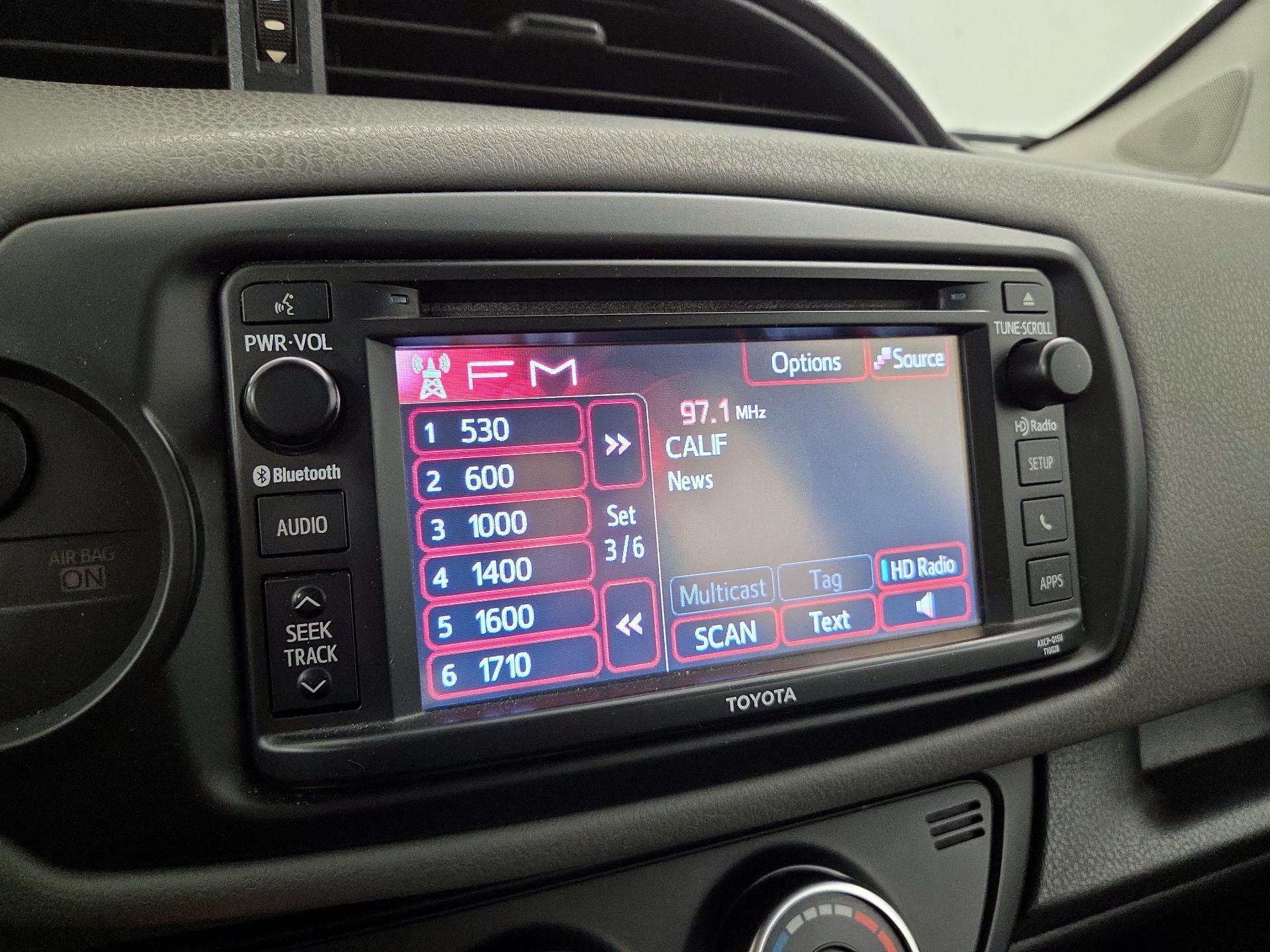 Thumbnail: 2017 Toyota Yaris - 14