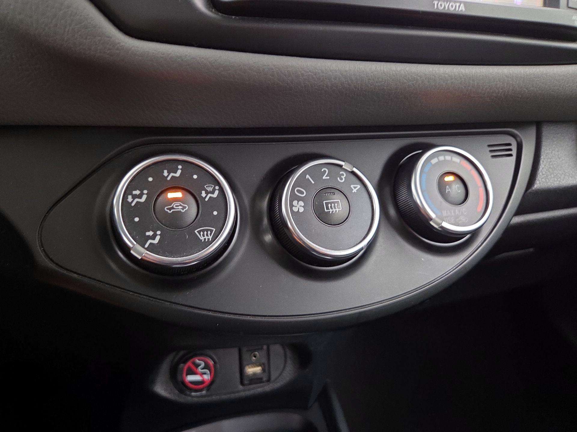 Thumbnail: 2017 Toyota Yaris - 15