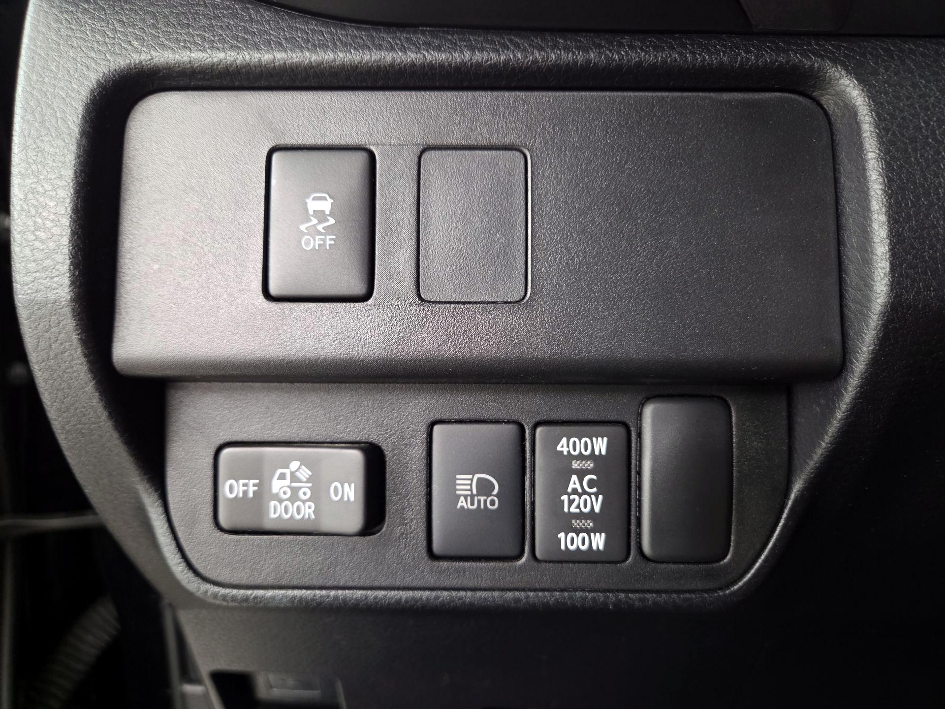 Thumbnail: 2023 Toyota Tacoma - 13