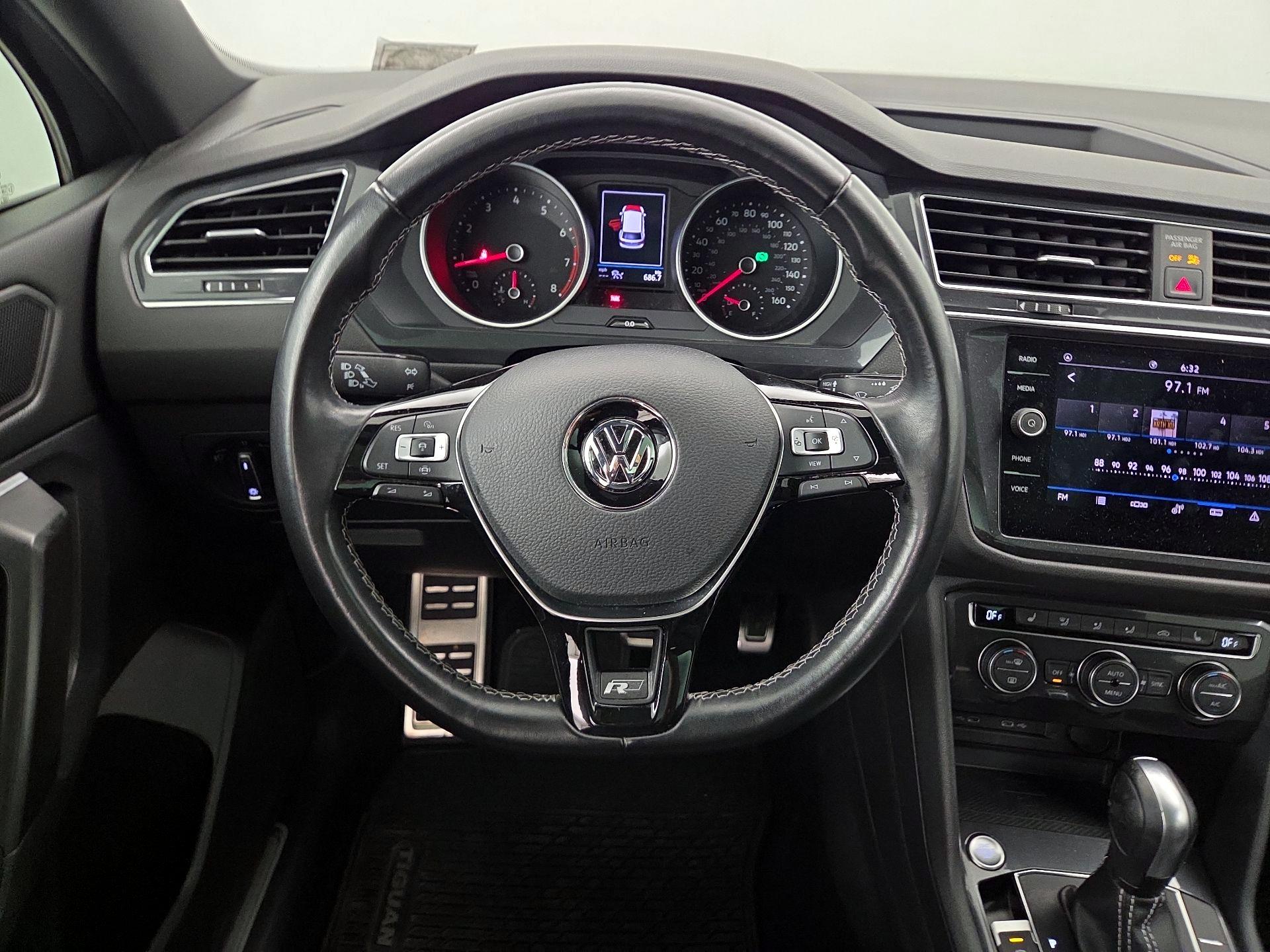 Thumbnail: 2021 Volkswagen Tiguan - 10