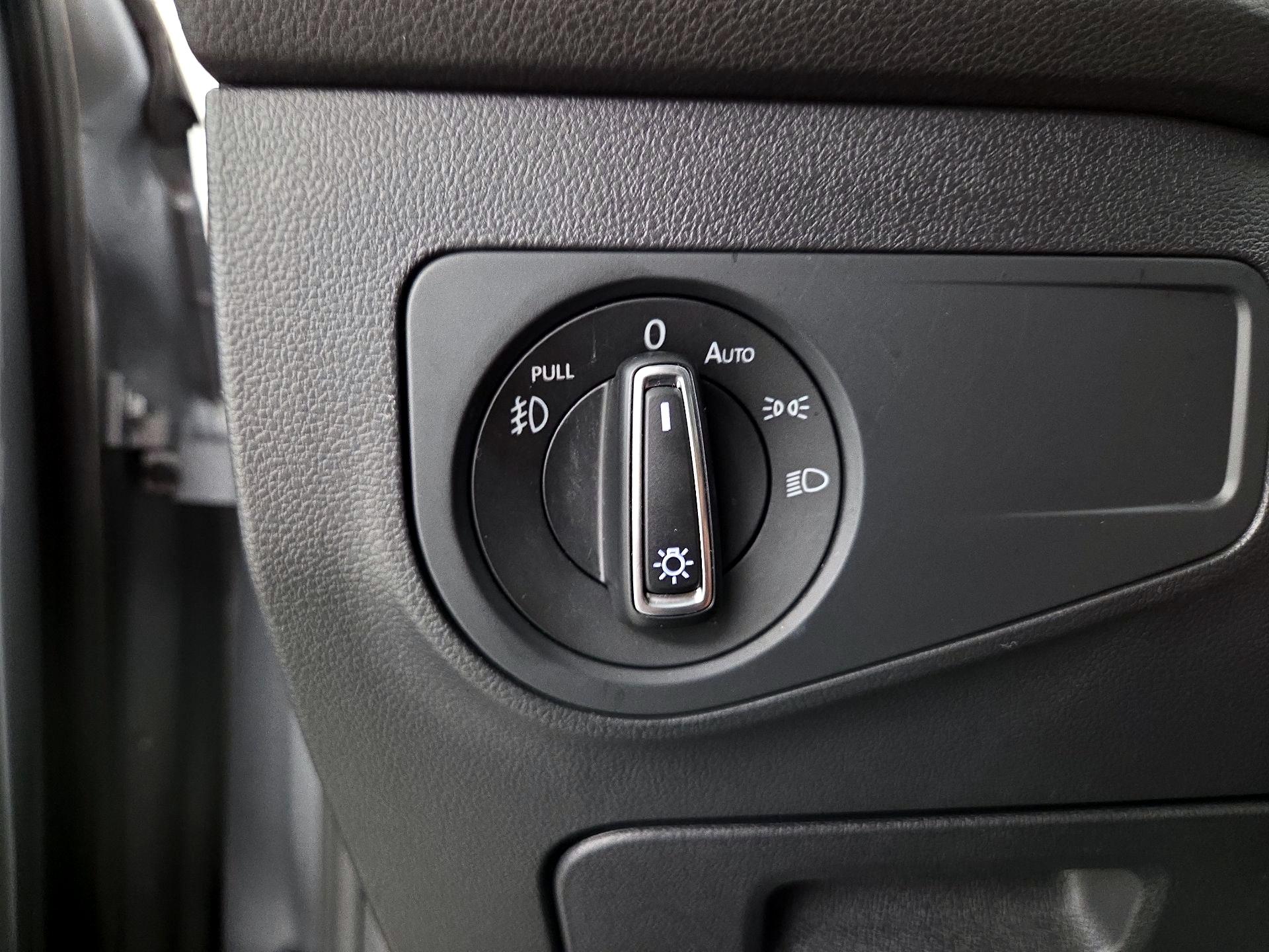 Thumbnail: 2021 Volkswagen Tiguan - 13