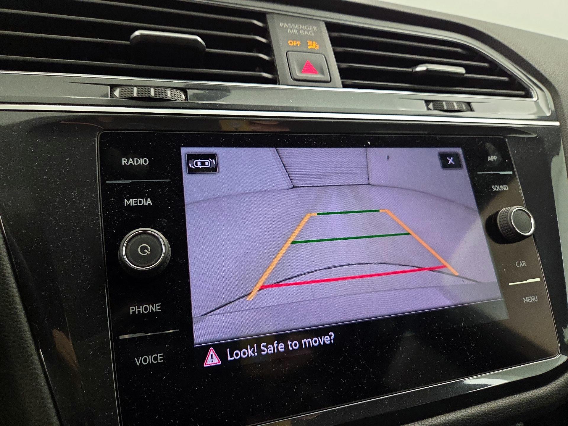 Thumbnail: 2021 Volkswagen Tiguan - 14