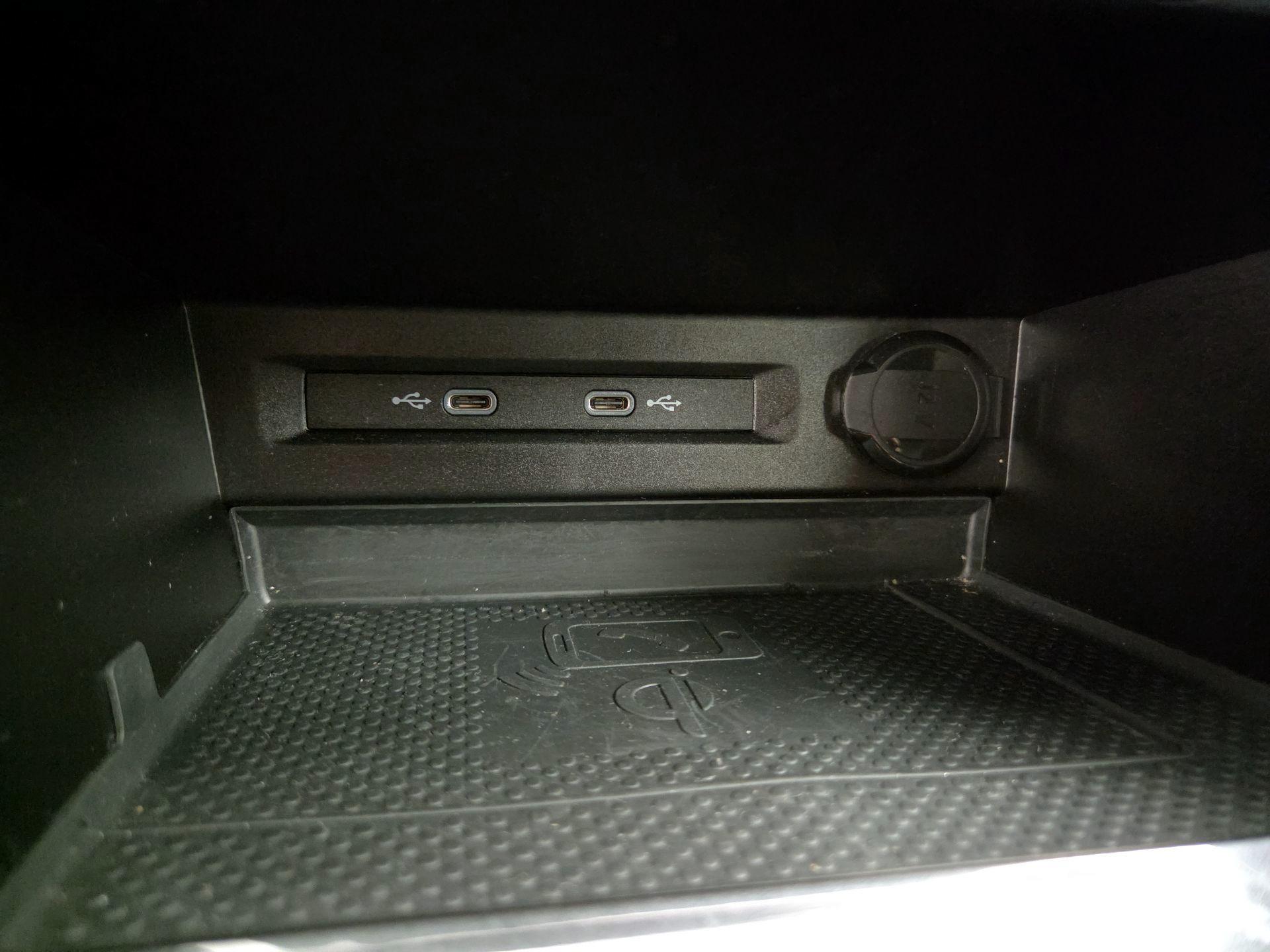 Thumbnail: 2021 Volkswagen Tiguan - 18