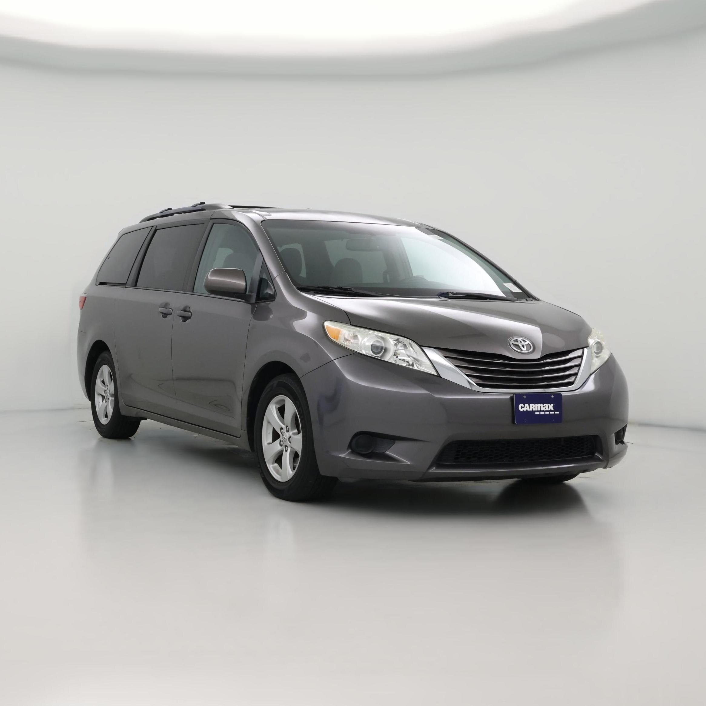 Thumbnail: 2015 Toyota Sienna - 1