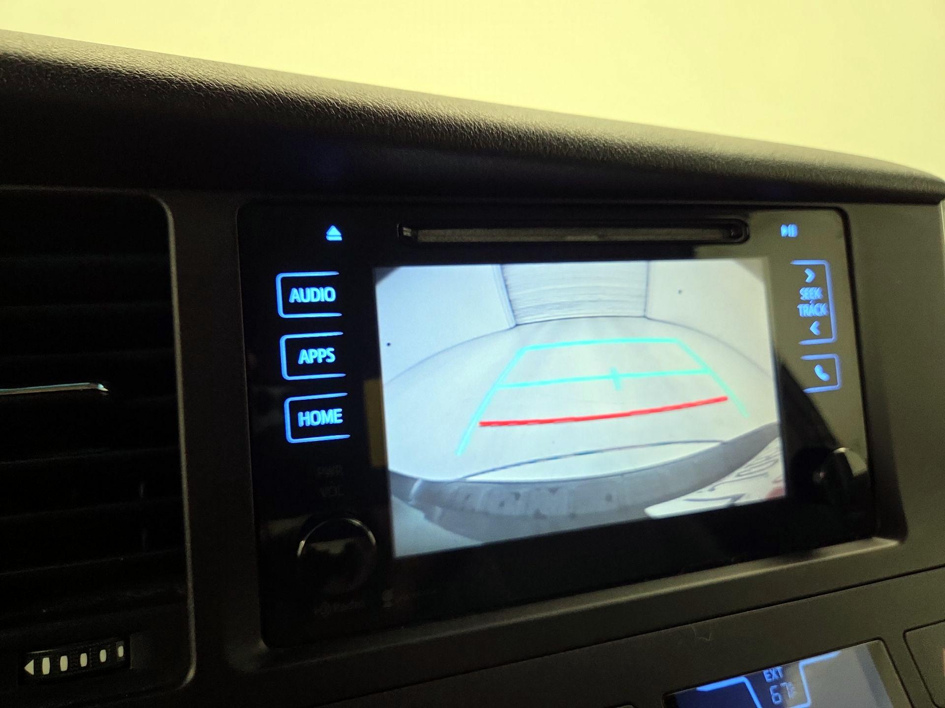 Thumbnail: 2015 Toyota Sienna - 14