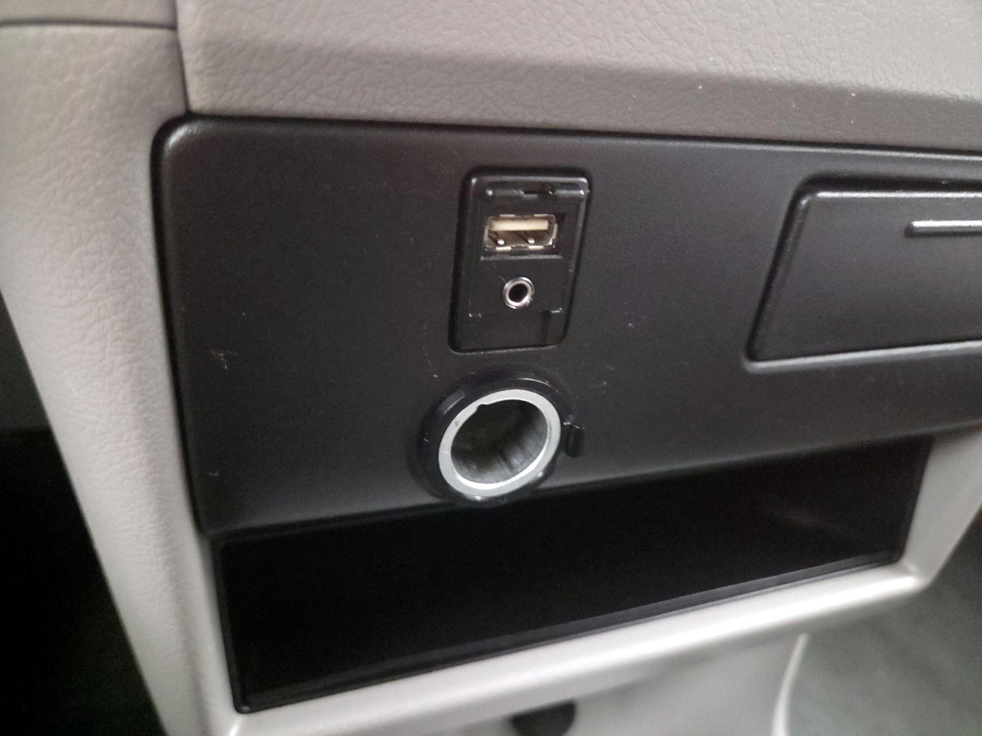 Thumbnail: 2015 Toyota Sienna - 18