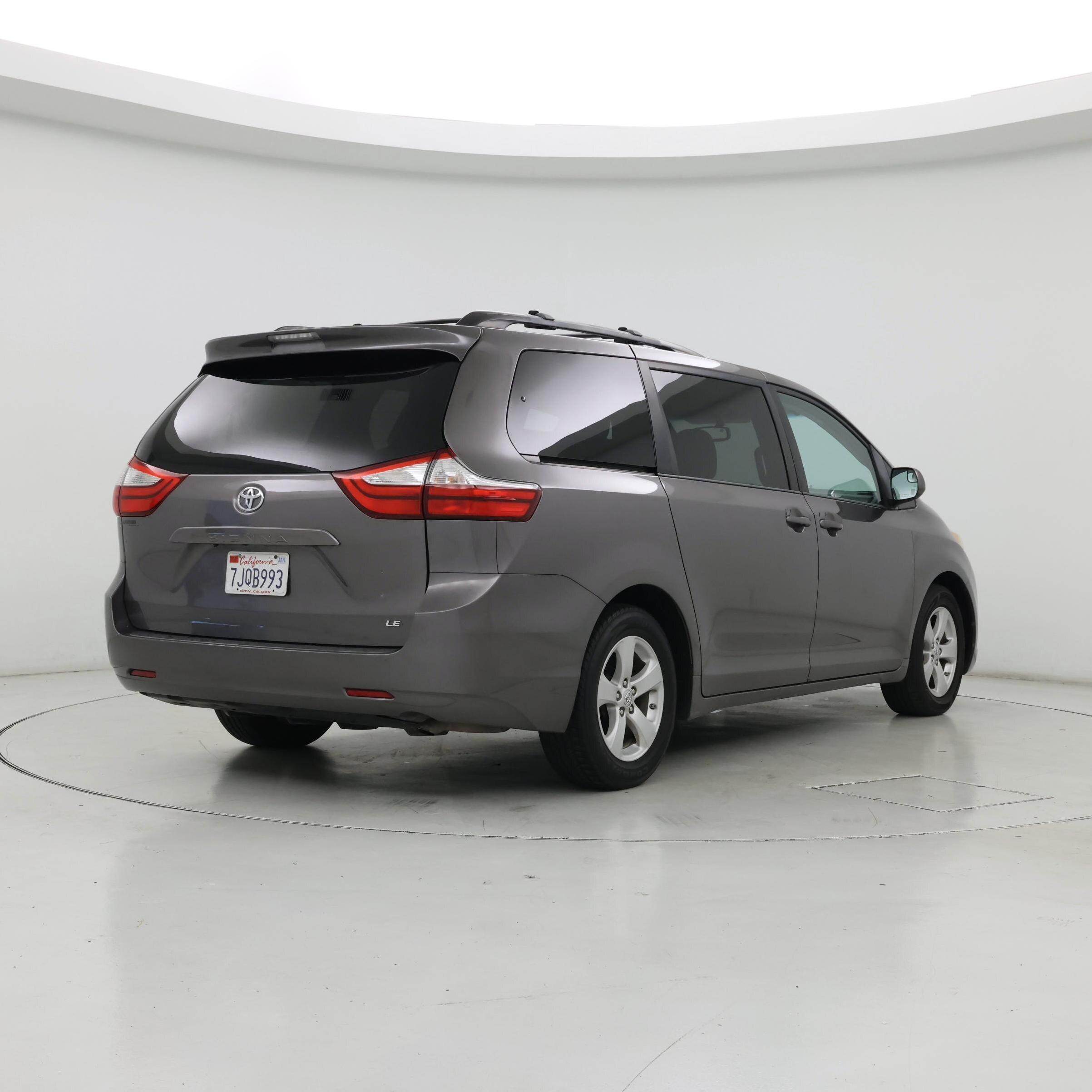 Thumbnail: 2015 Toyota Sienna - 8