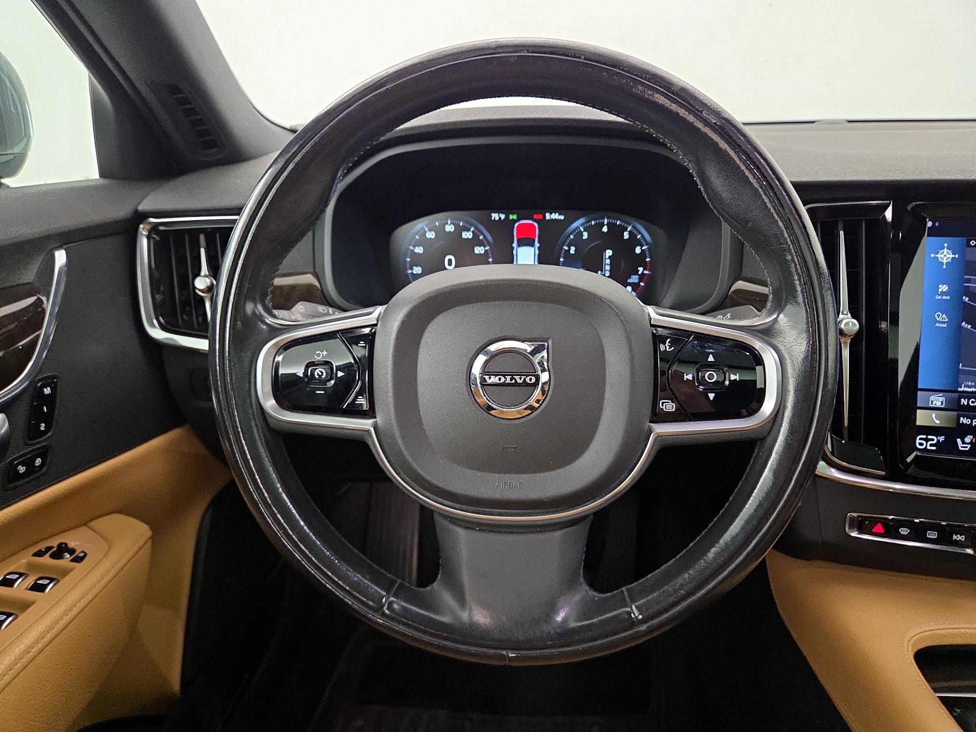 Thumbnail: 2018 Volvo S90 - 10