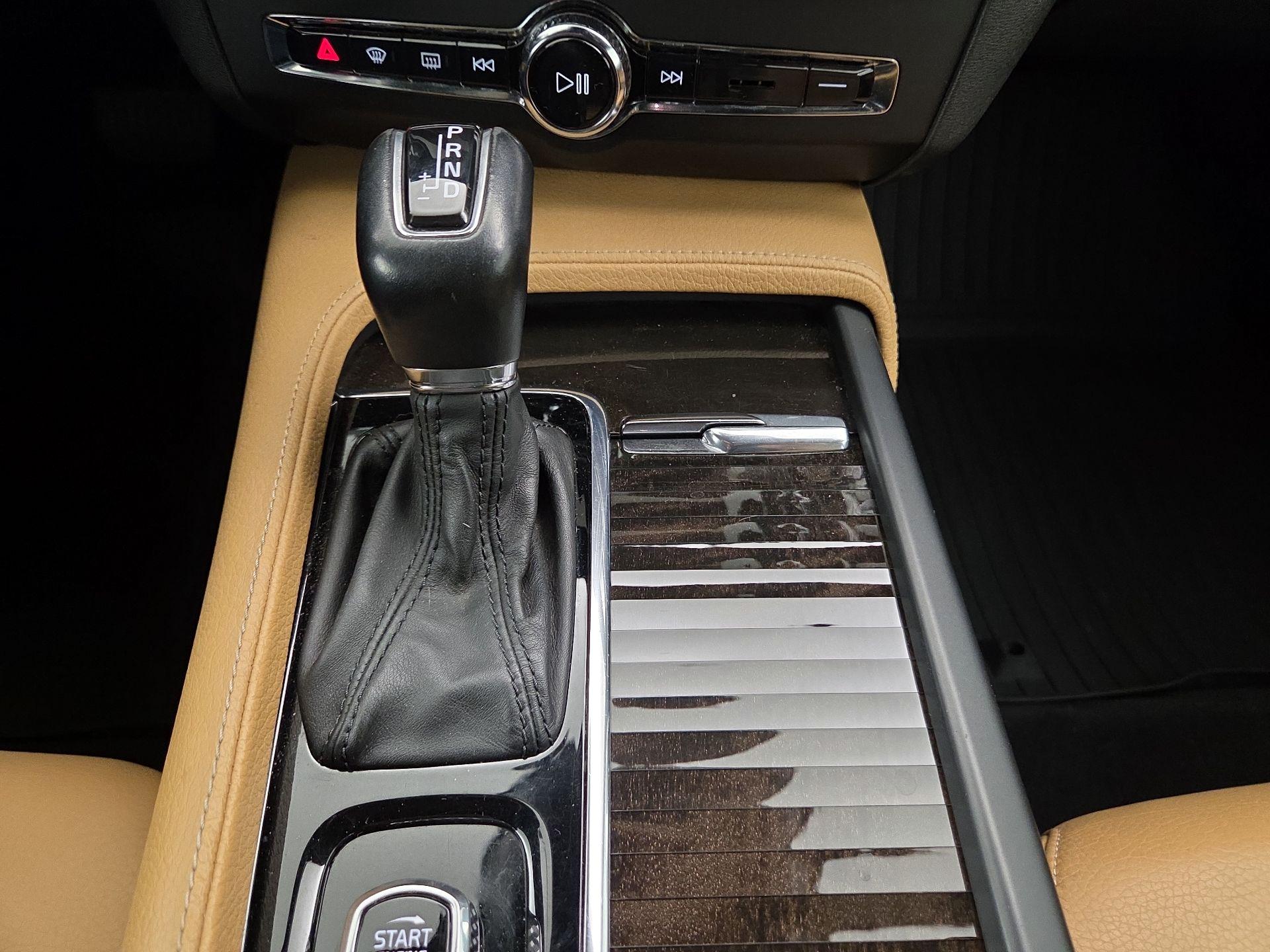 Thumbnail: 2018 Volvo S90 - 18