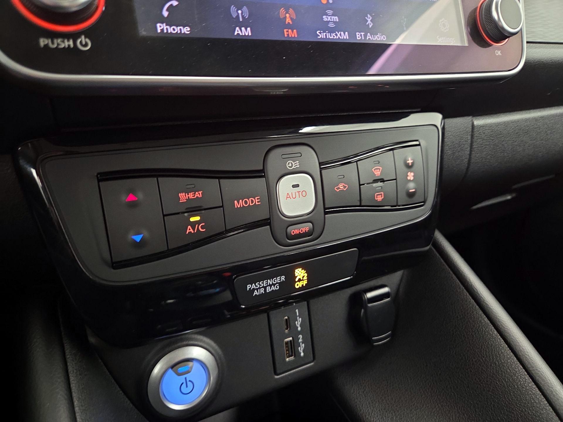 Thumbnail: 2020 Nissan Leaf - 17