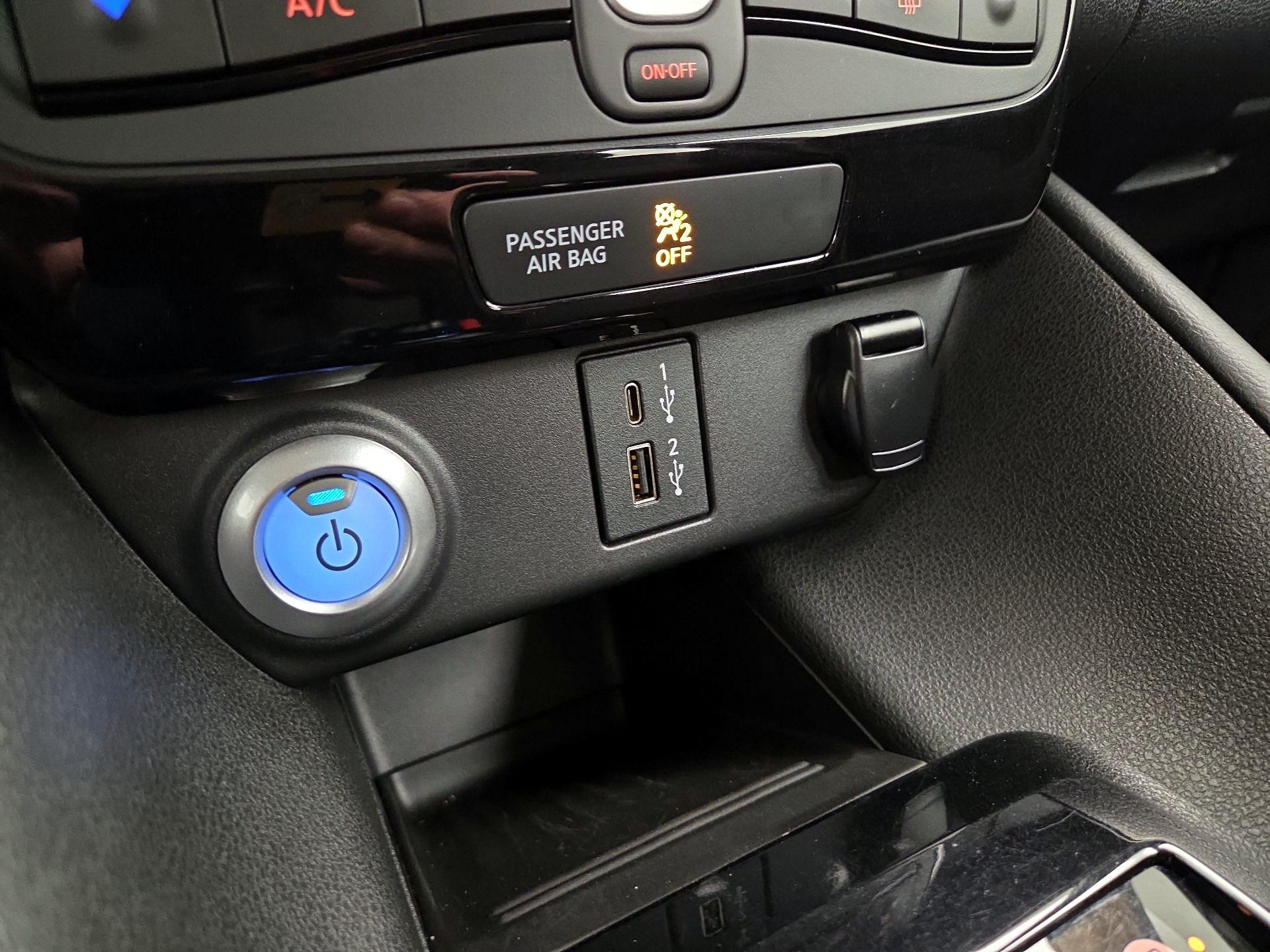 Thumbnail: 2020 Nissan Leaf - 19