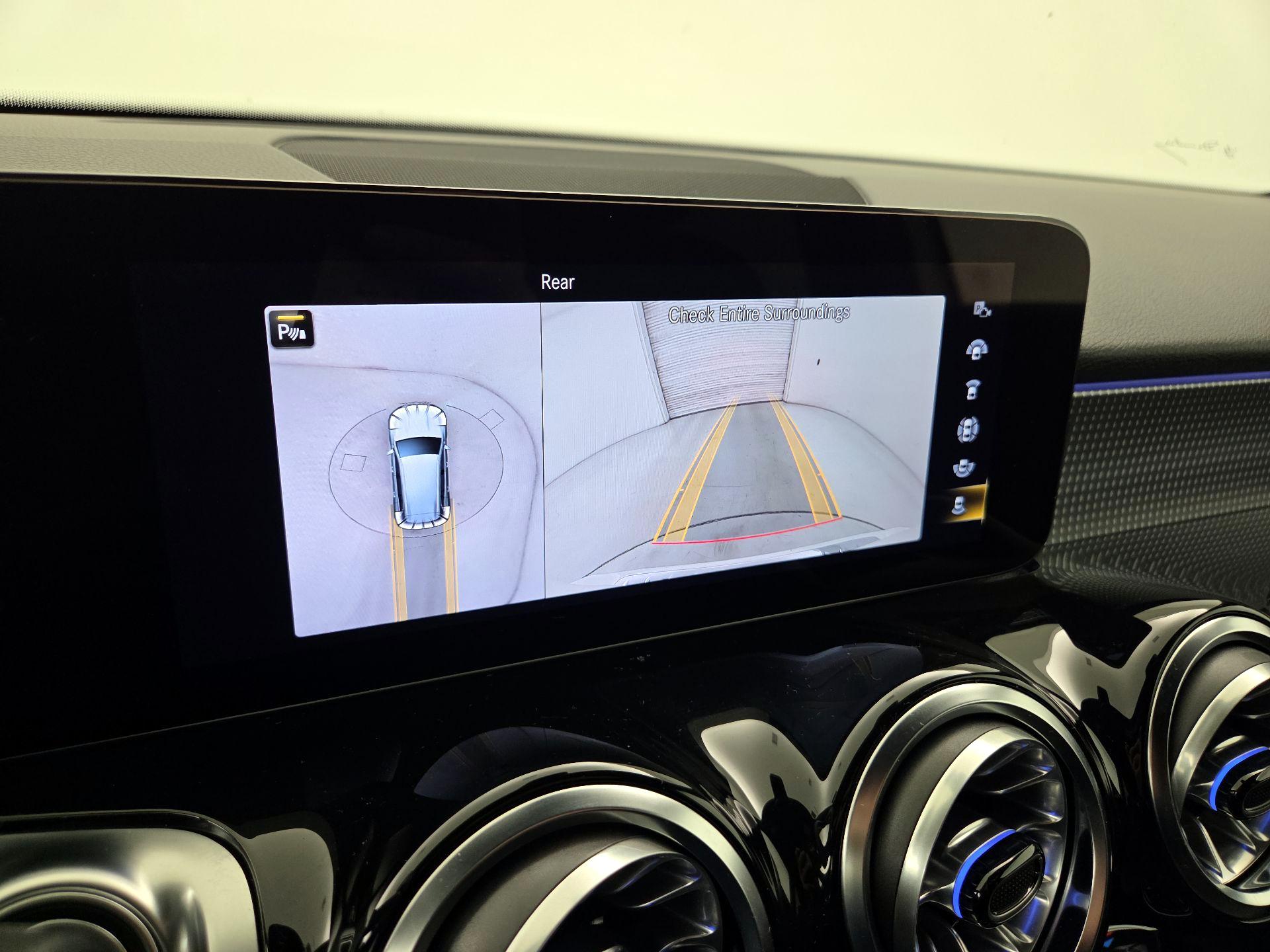 Thumbnail: 2022 Mercedes-Benz GLB - 14